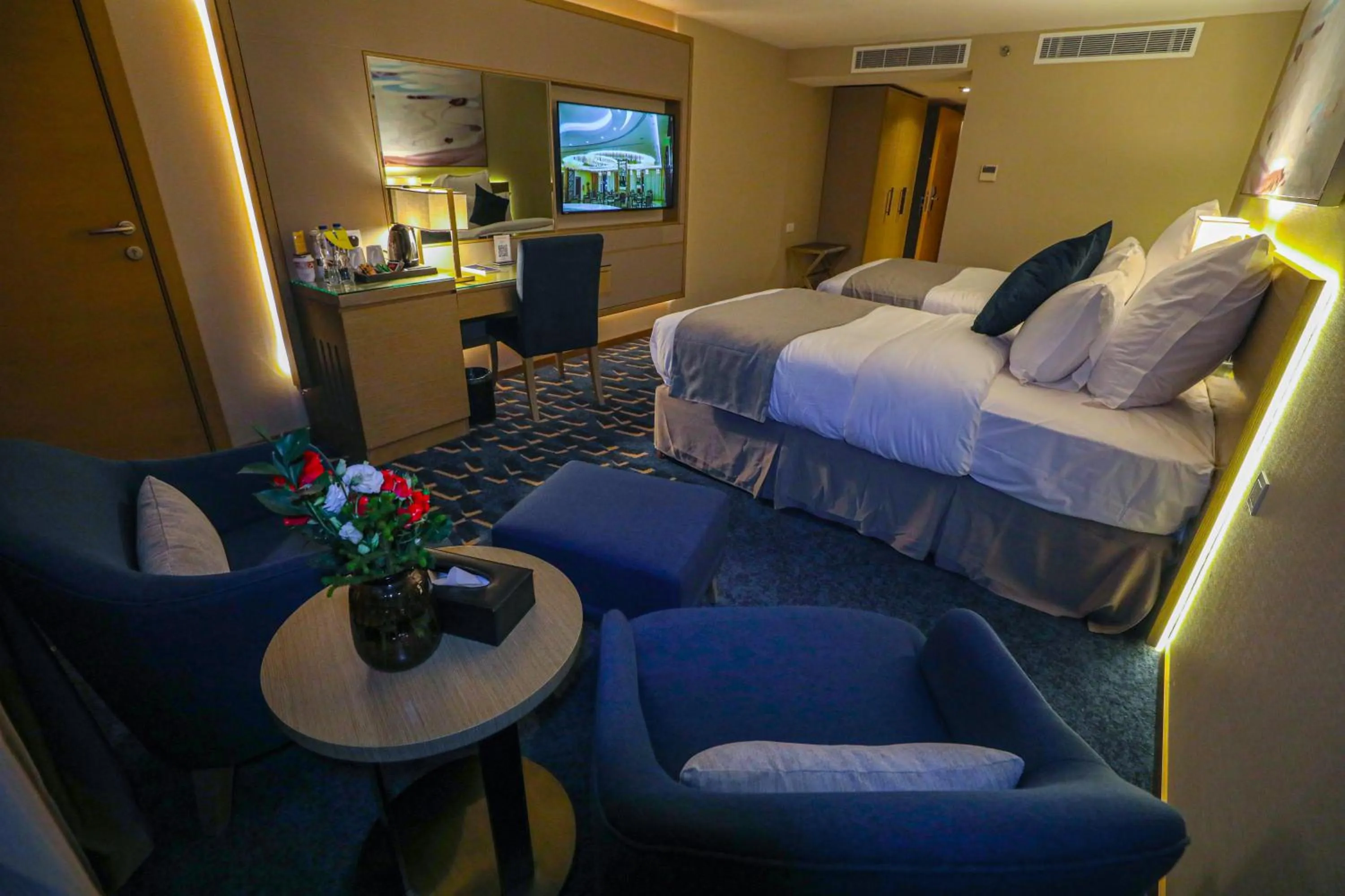 Bedroom in Cheerful Al Waha Unayzah Hotel