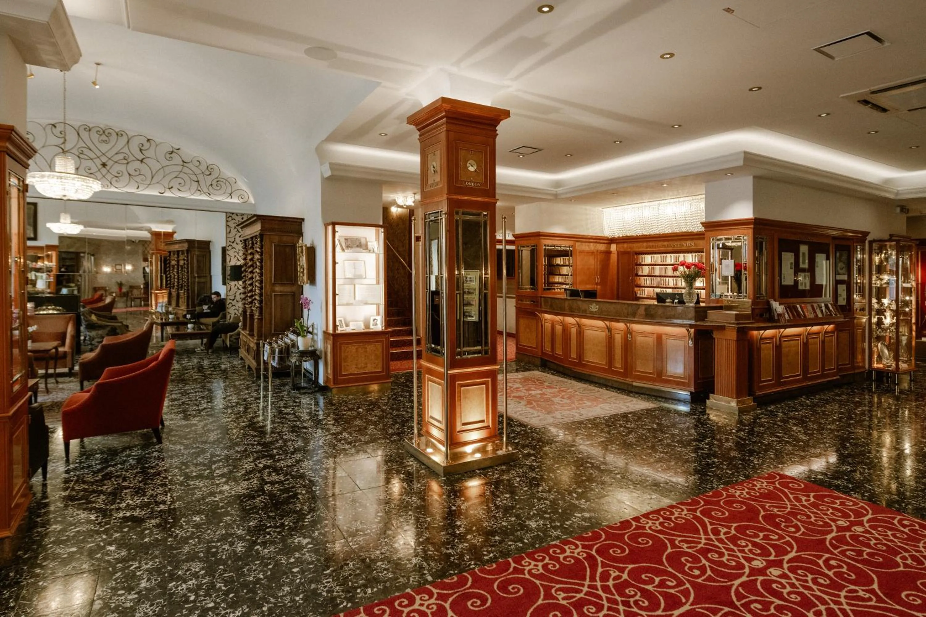 Lobby or reception in Hotel Stefanie - VIENNA'S OLDEST HOTEL