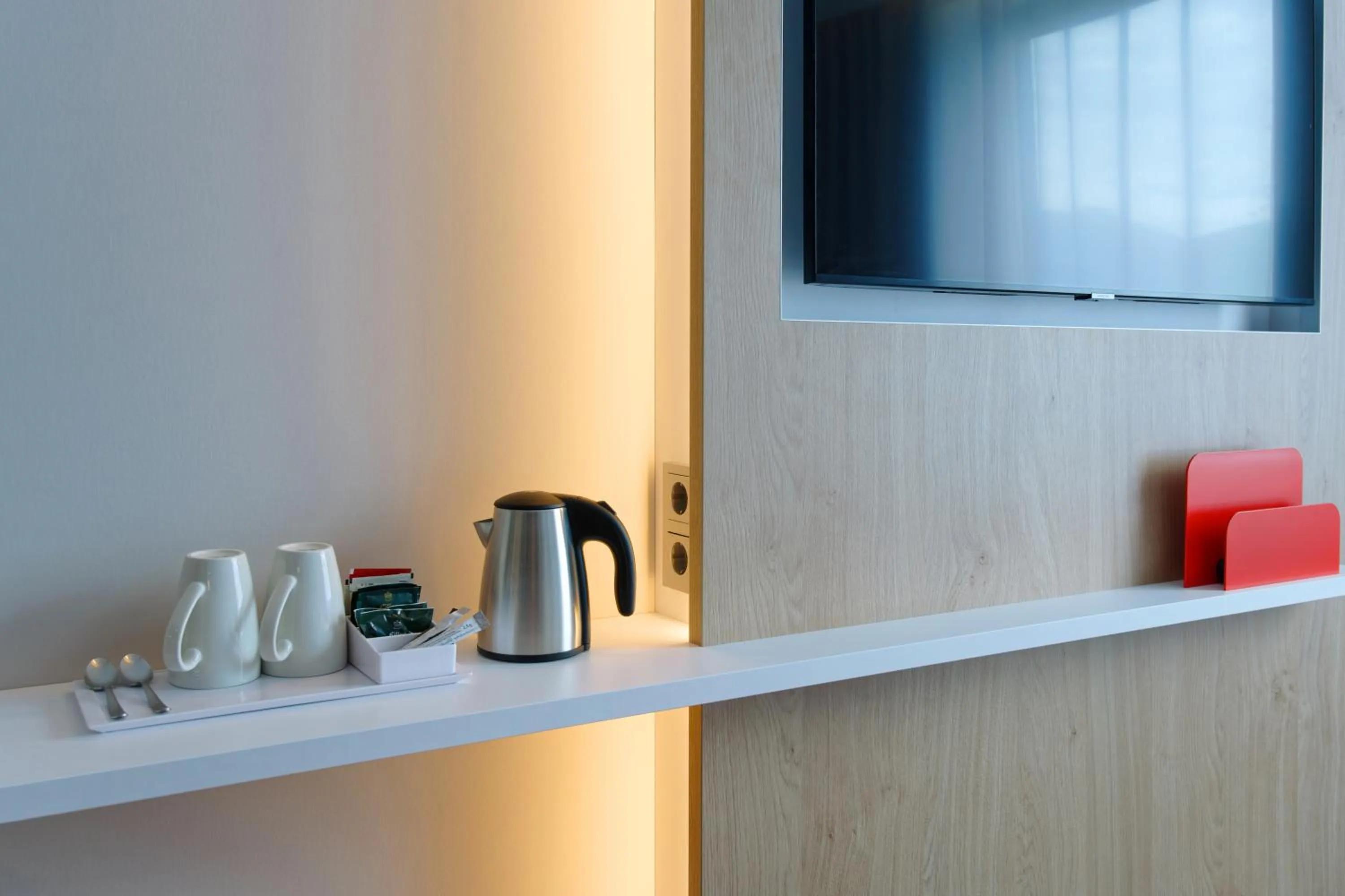 Coffee/tea facilities in Holiday Inn Express - Lustenau