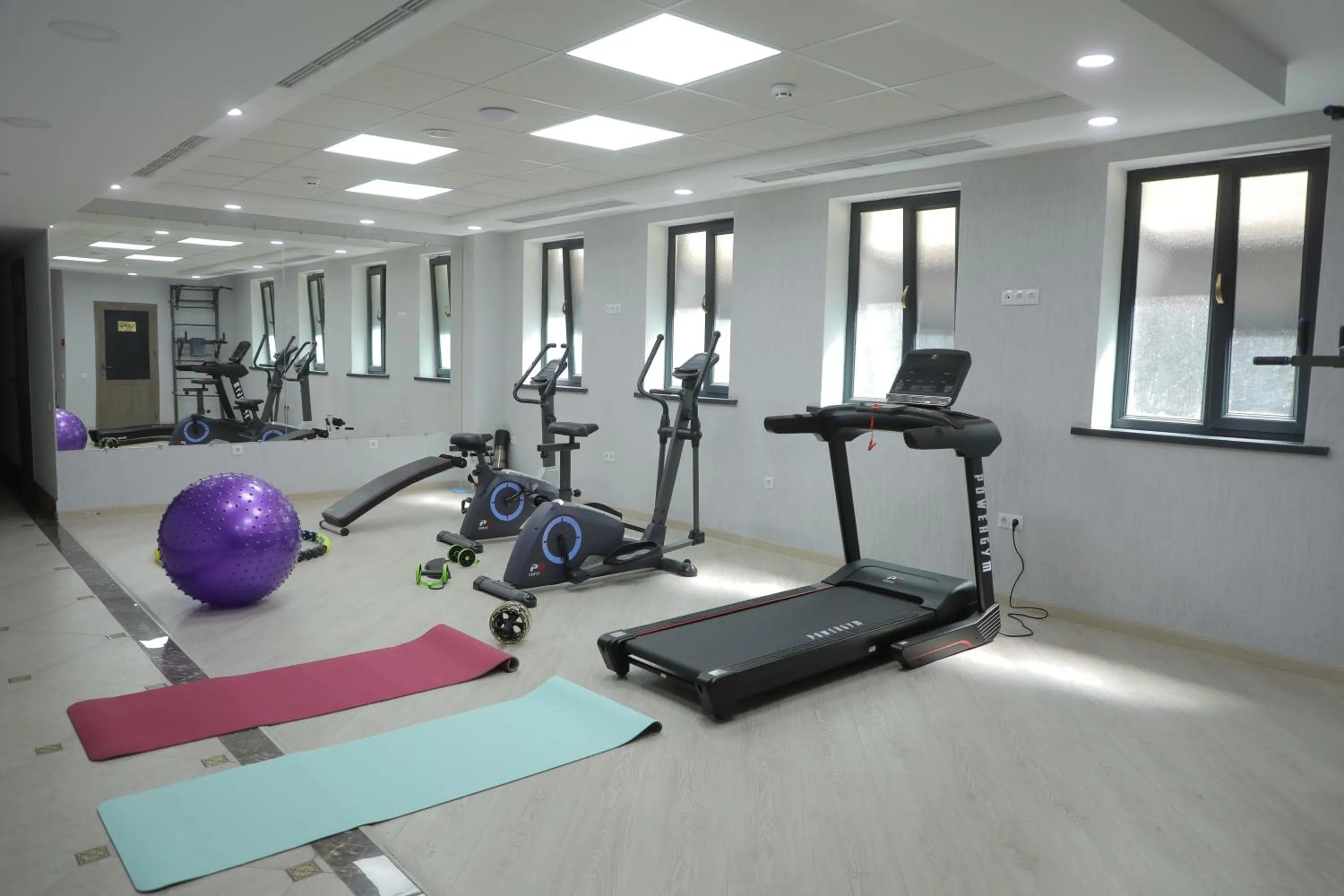 Fitness centre/facilities in Level Hotel