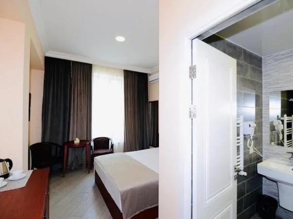 Bedroom, Bed in Grand Fortune Hotel