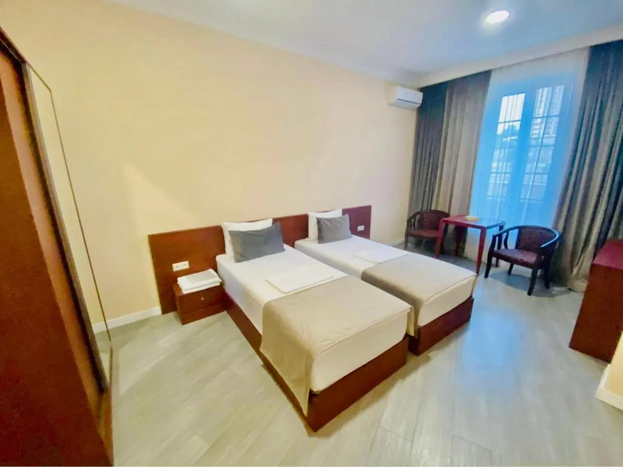 Bedroom, Bed in Grand Fortune Hotel