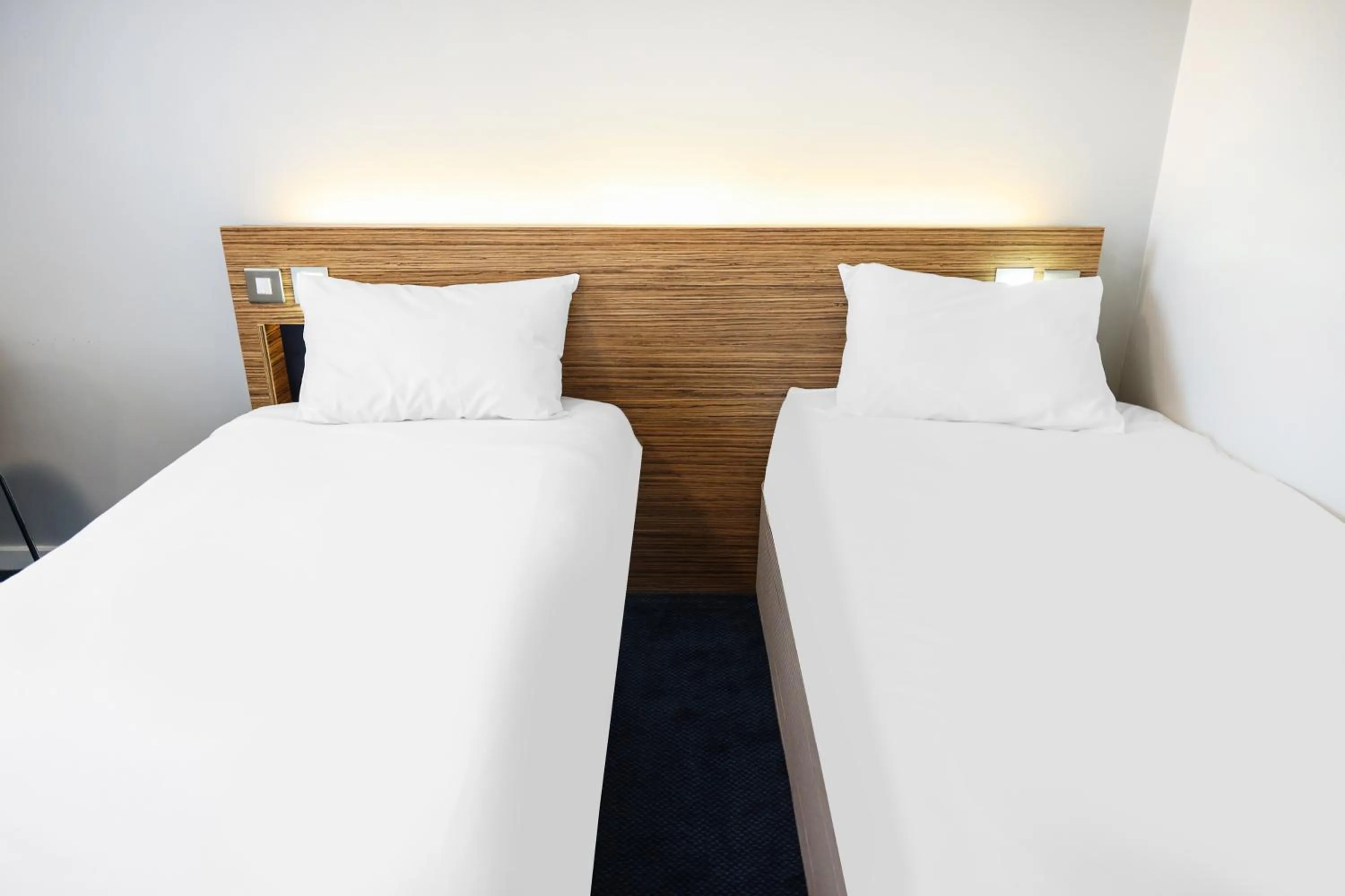 Photo of the whole room, Bed in GO2 Lancaster Centre Hotel by OYO