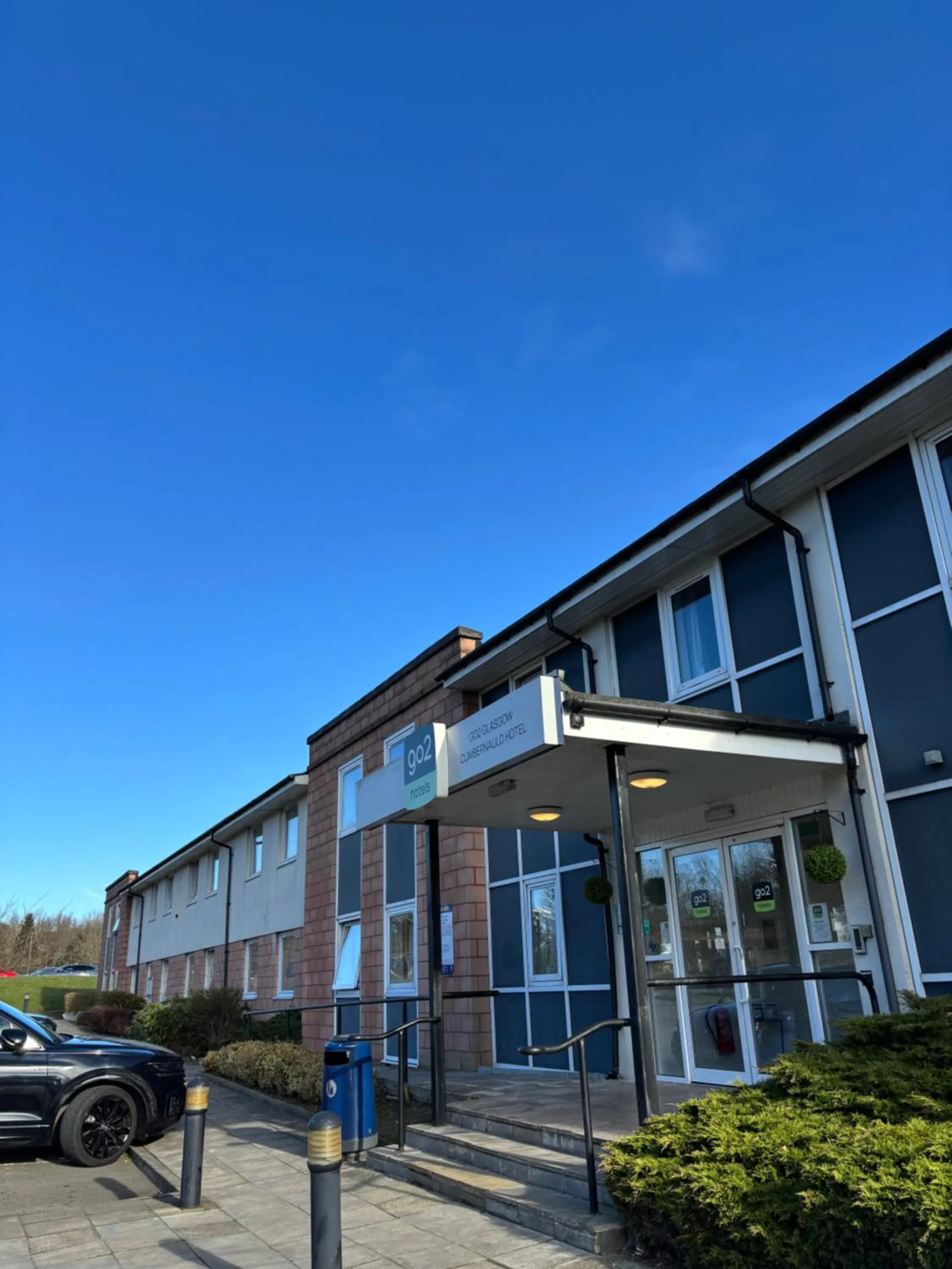 Property building in go2 Glasgow Cumbernauld Hotel - Free Parking and Pet Friendly