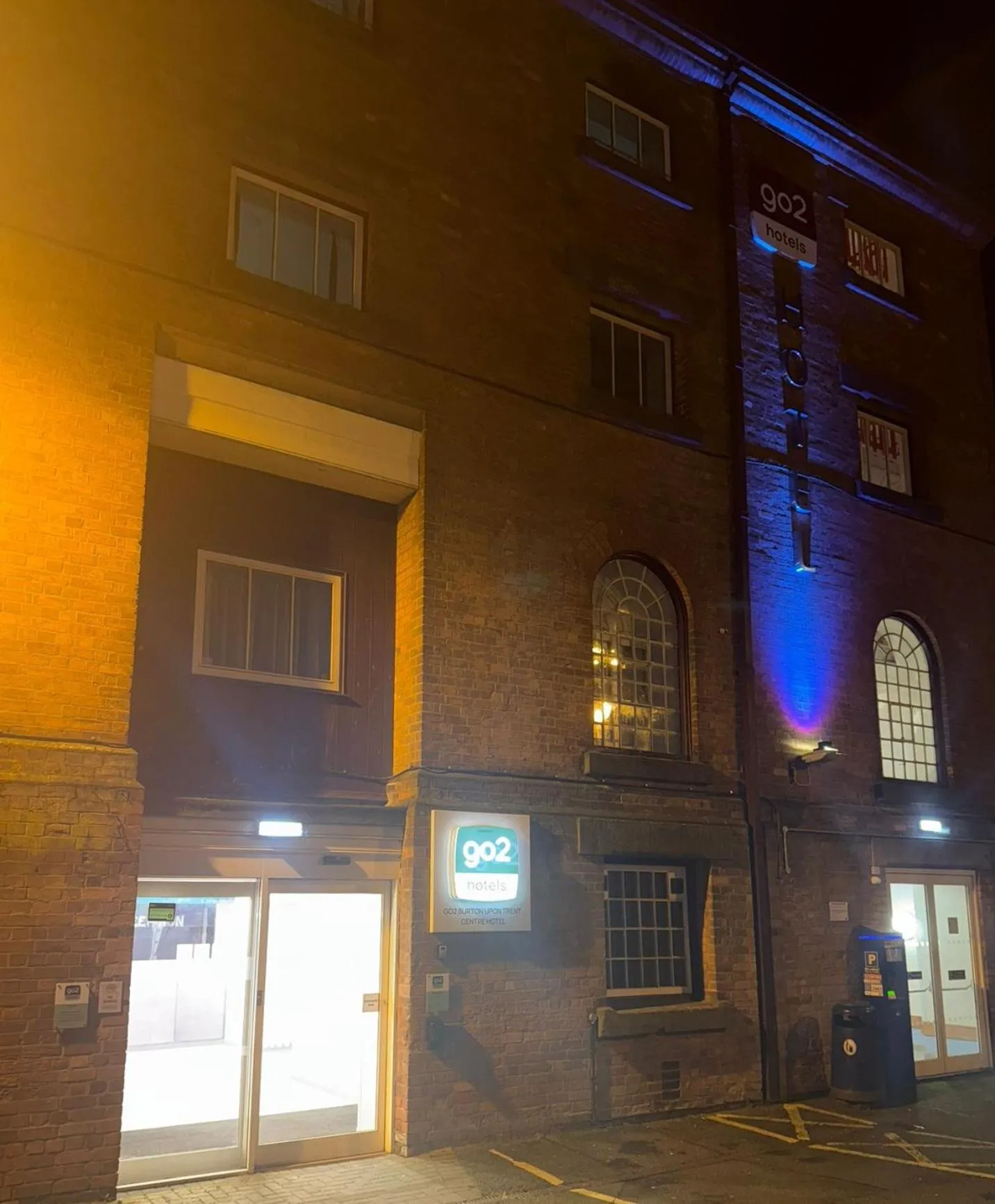 Property building in go2 Hotels Burton Upon Trent Central