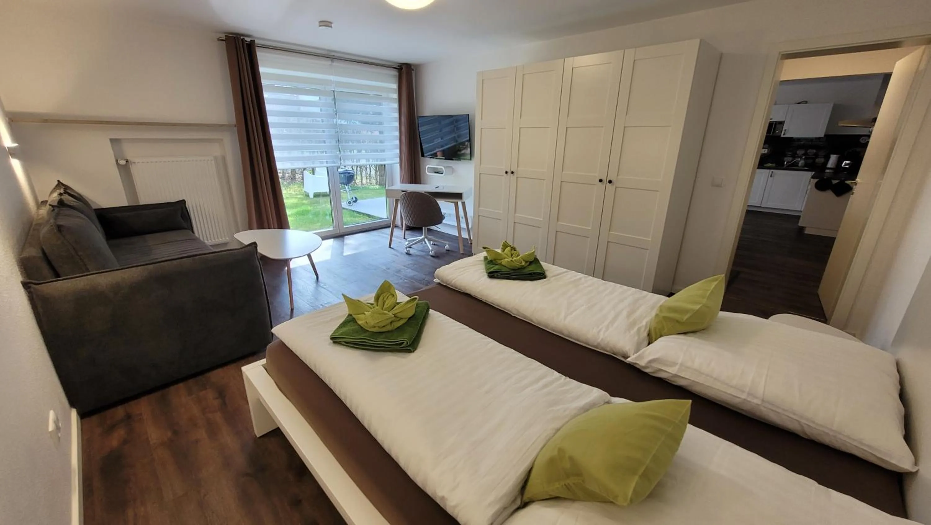 Bed in BayVista Lodge - Studios & Apartments