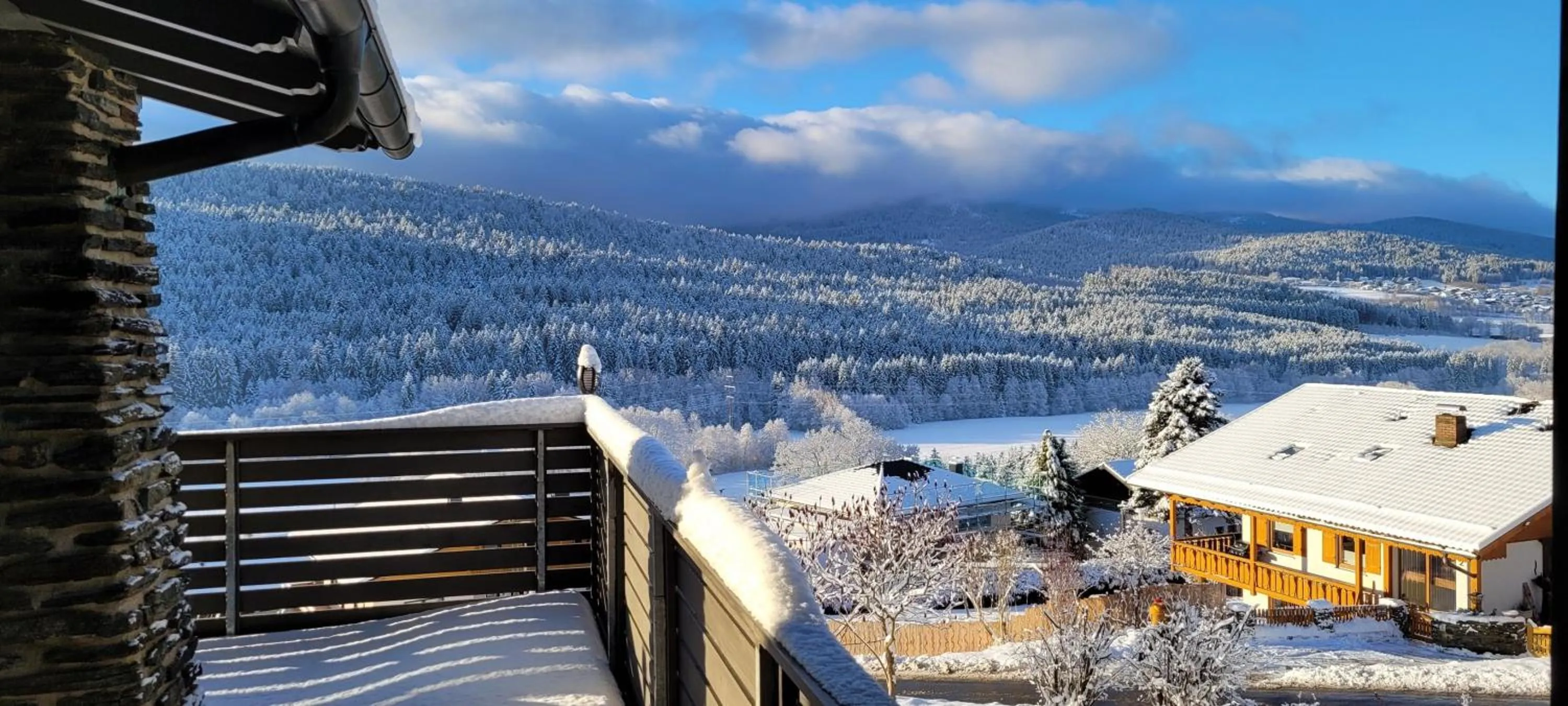 Winter in BayVista Lodge - Studios & Apartments