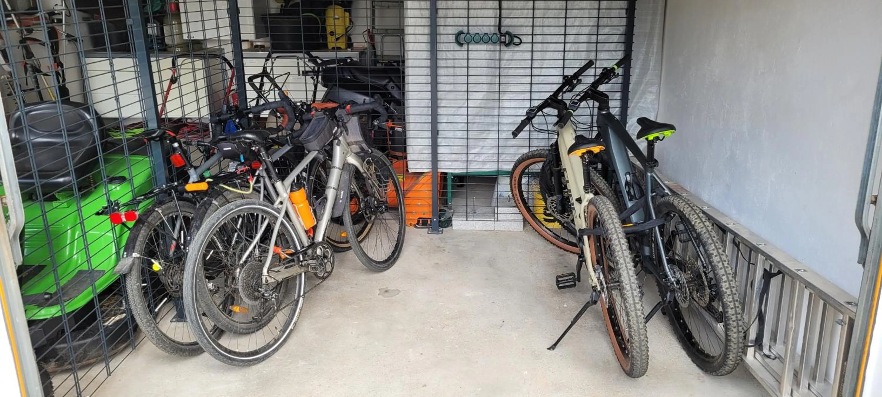 Cycling in BayVista Lodge - Studios & Apartments