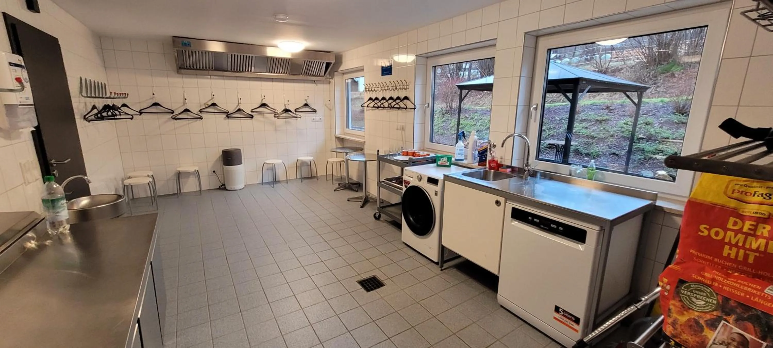dishwasher in BayVista Lodge - Studios & Apartments