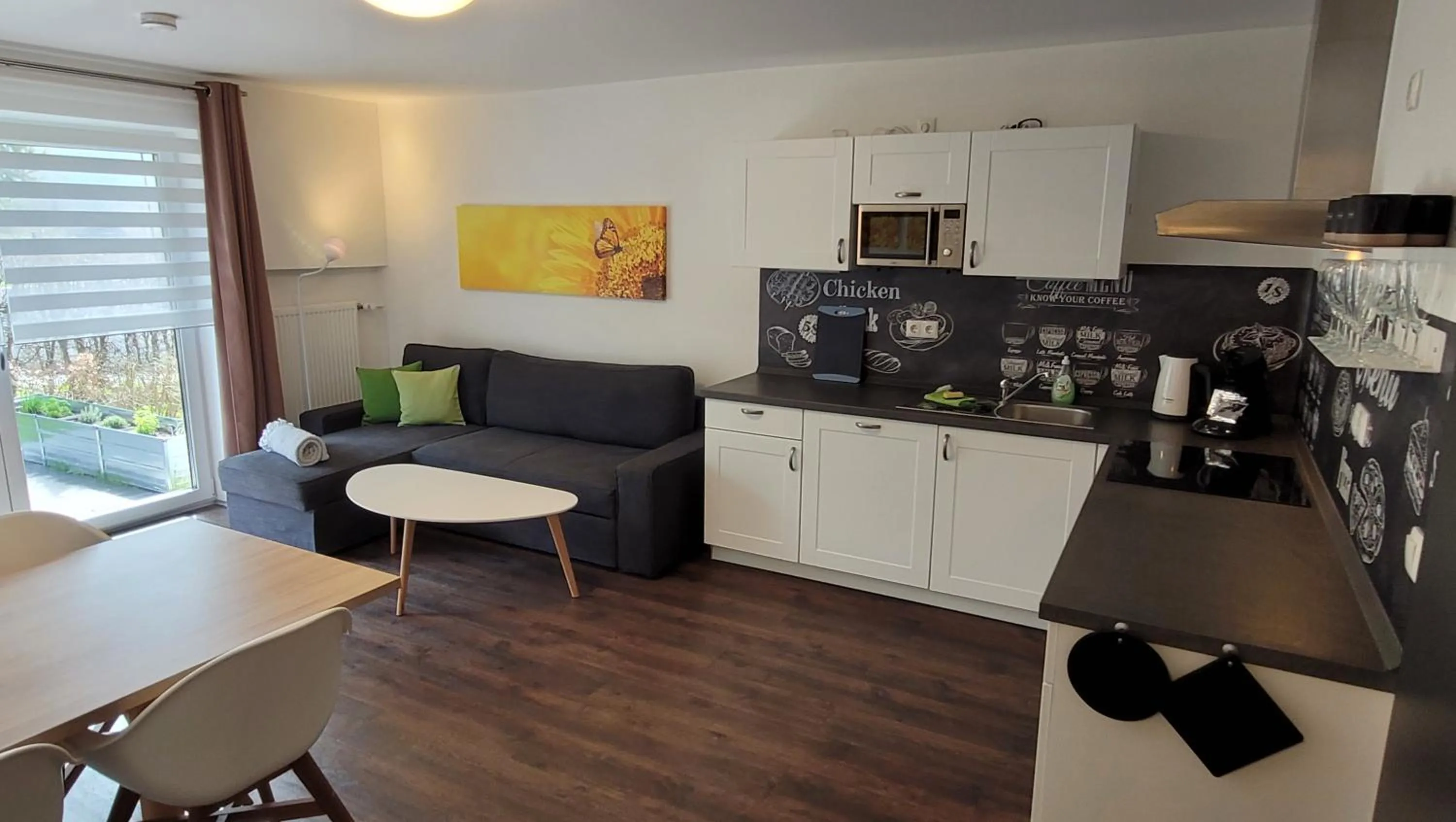 Kitchen or kitchenette in BayVista Lodge - Studios & Apartments