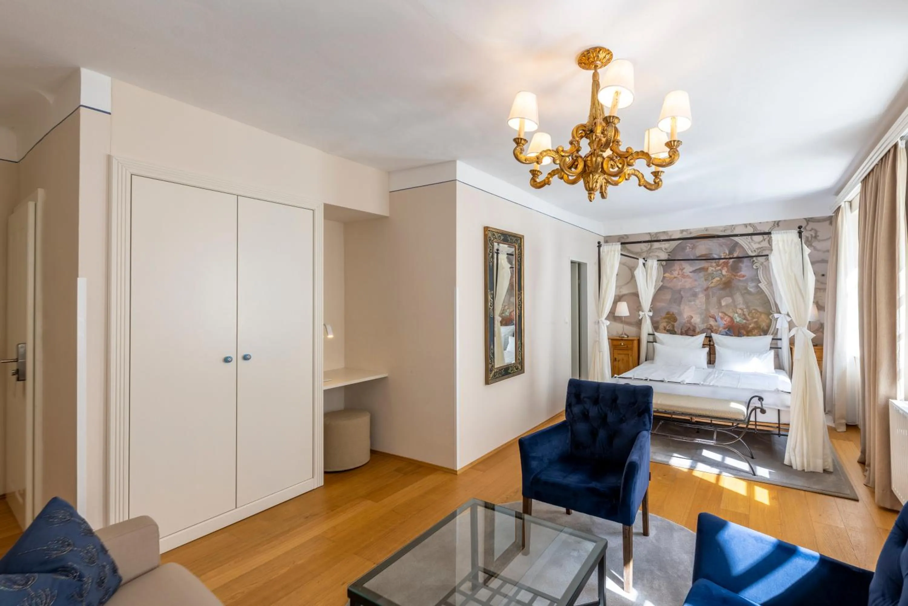 Bed in Boutiquehotel Amadeus