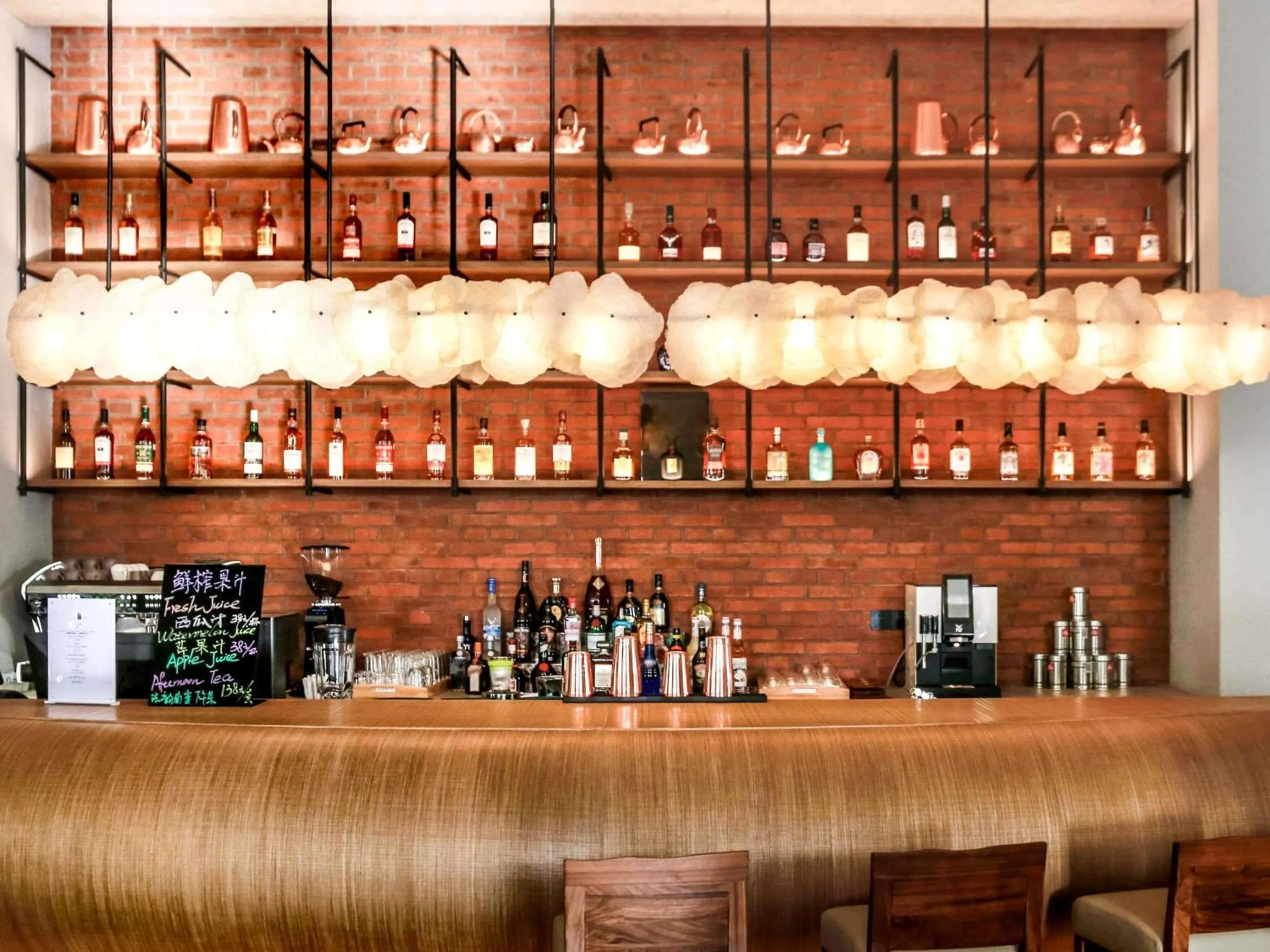 Restaurant/places to eat in DongFengYun Hotel Mi'Le - MGallery Collection