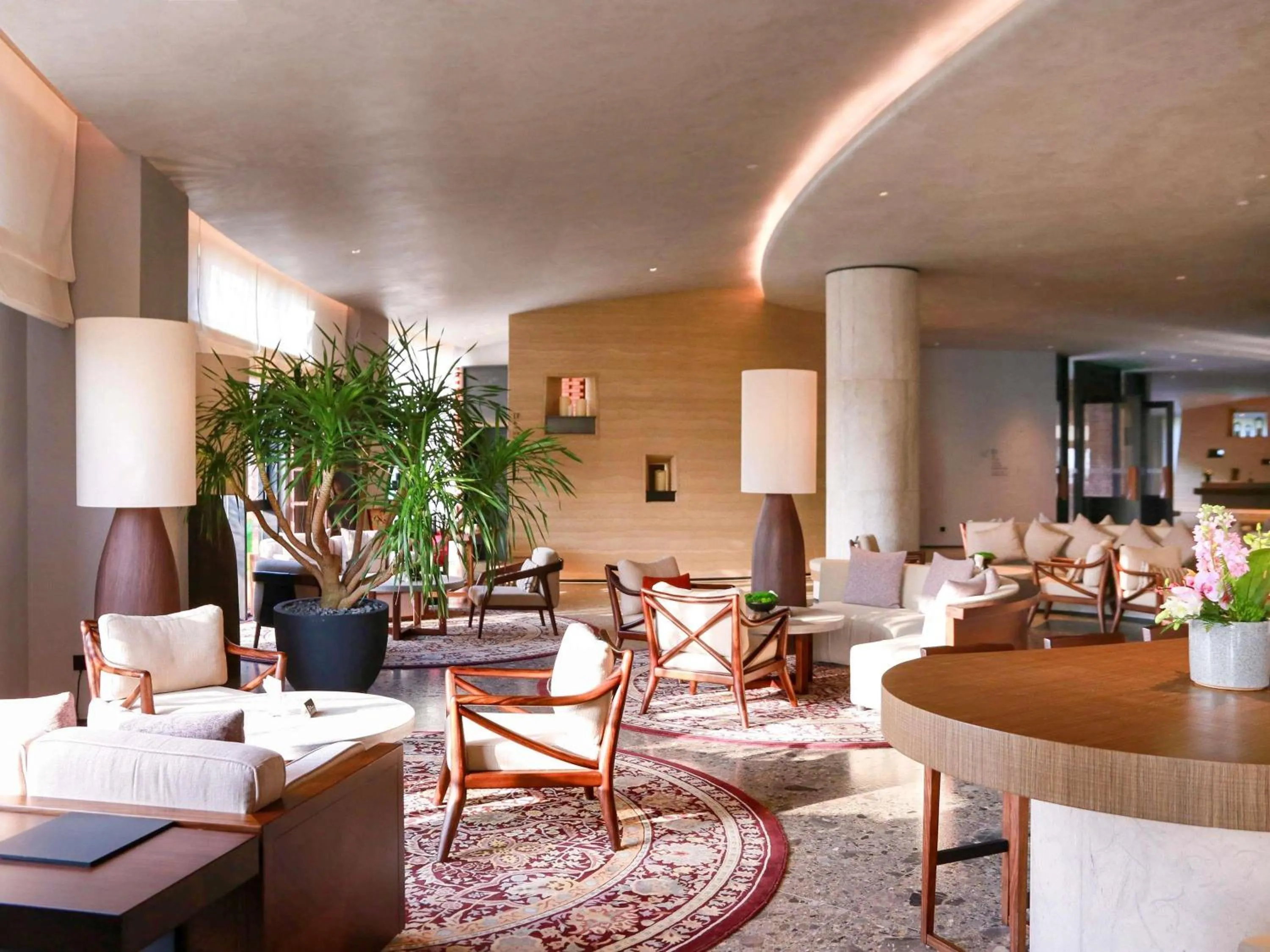 Lounge or bar in DongFengYun Hotel Mi'Le - MGallery Collection