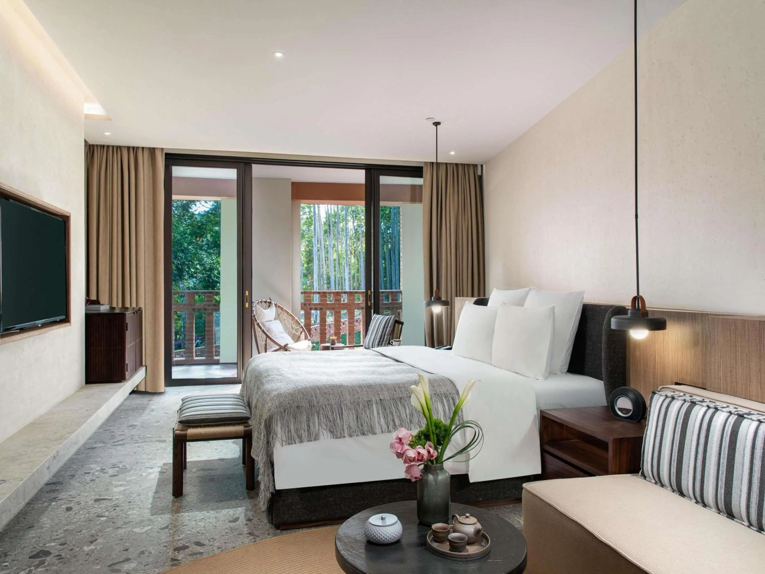 Bedroom, Bed in DongFengYun Hotel Mi'Le - MGallery Collection