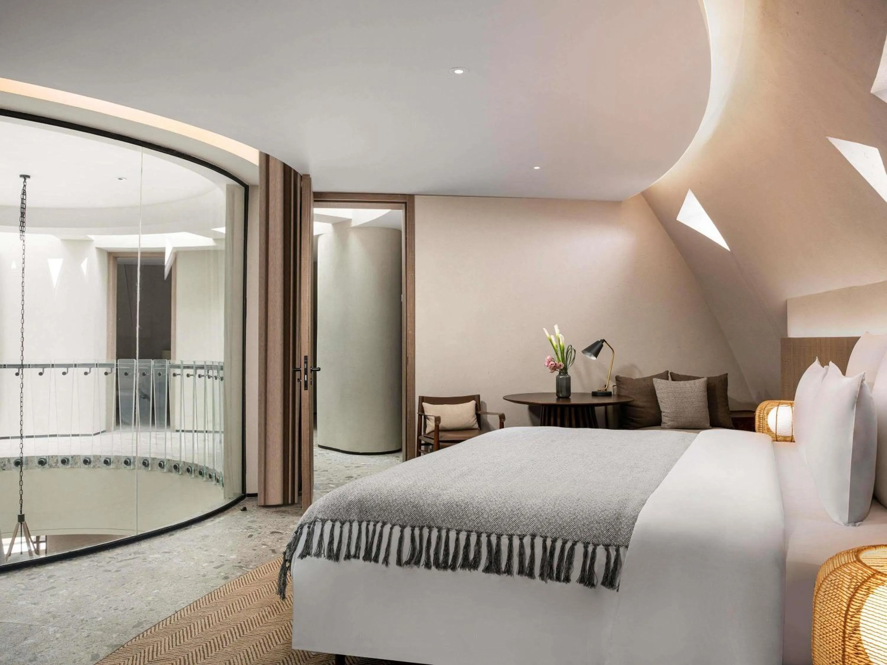 Bedroom, Bed in DongFengYun Hotel Mi'Le - MGallery Collection