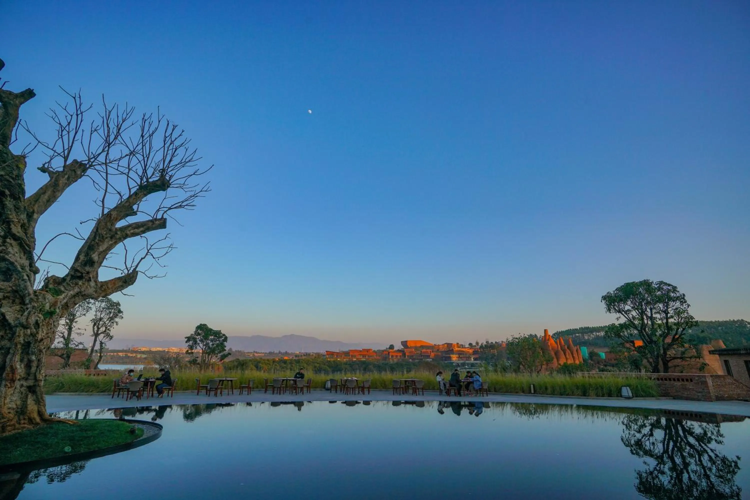 Night in DongFengYun Hotel Mi'Le - MGallery Collection