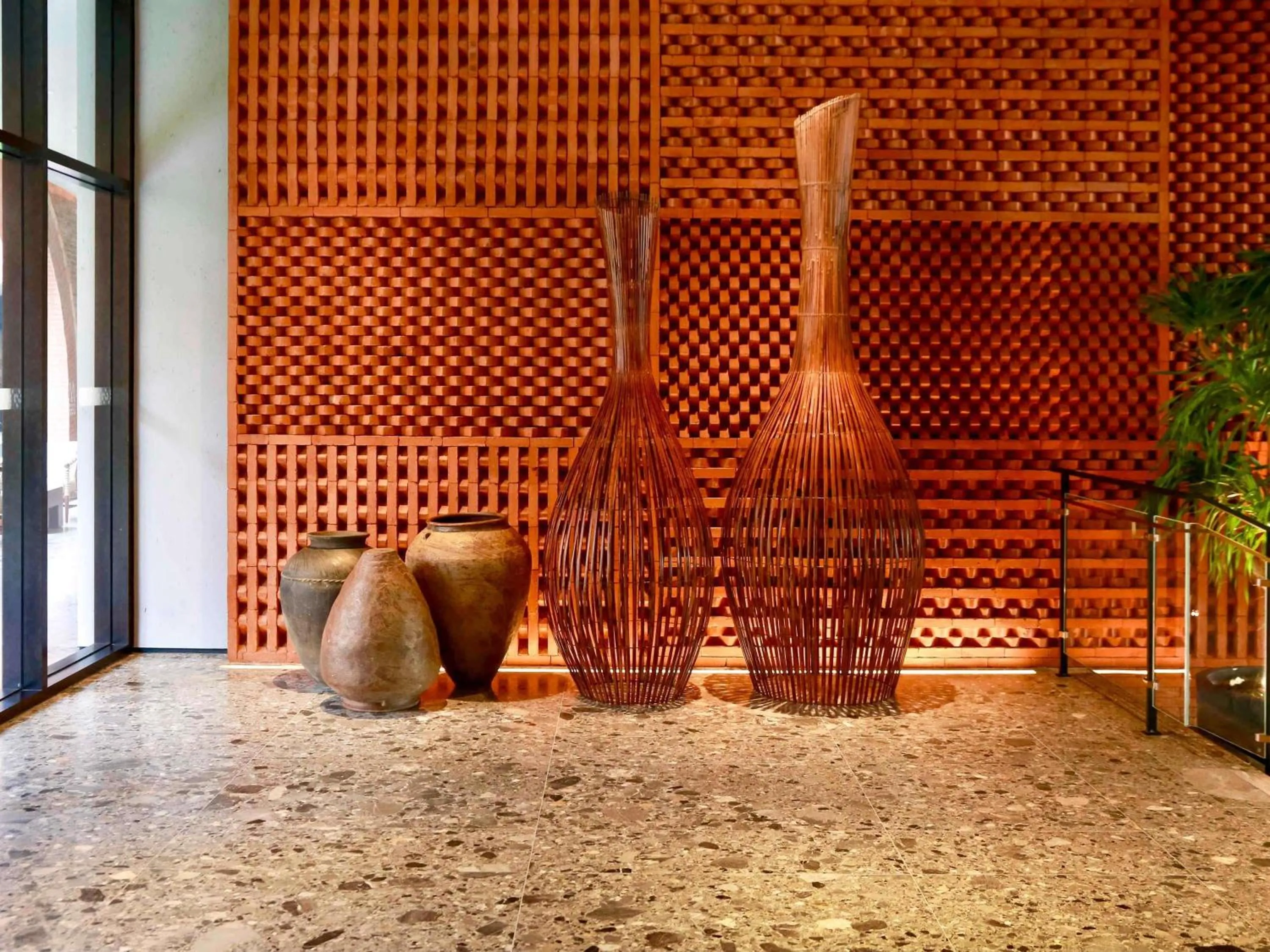 Restaurant/places to eat in DongFengYun Hotel Mi'Le - MGallery Collection