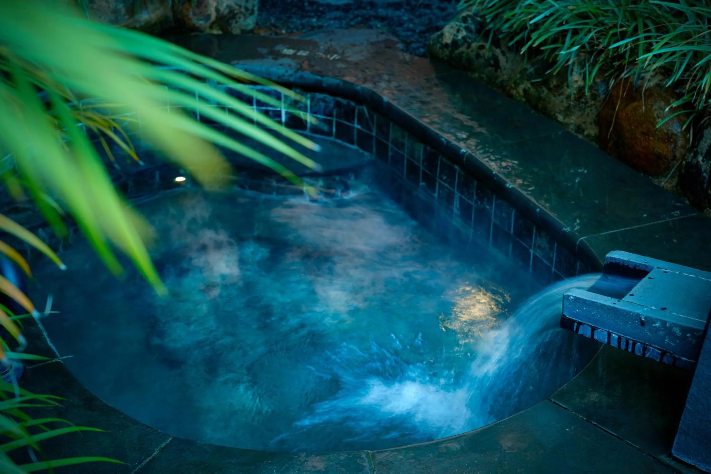 Open Air Bath in DongFengYun Hotel Mi'Le - MGallery Collection