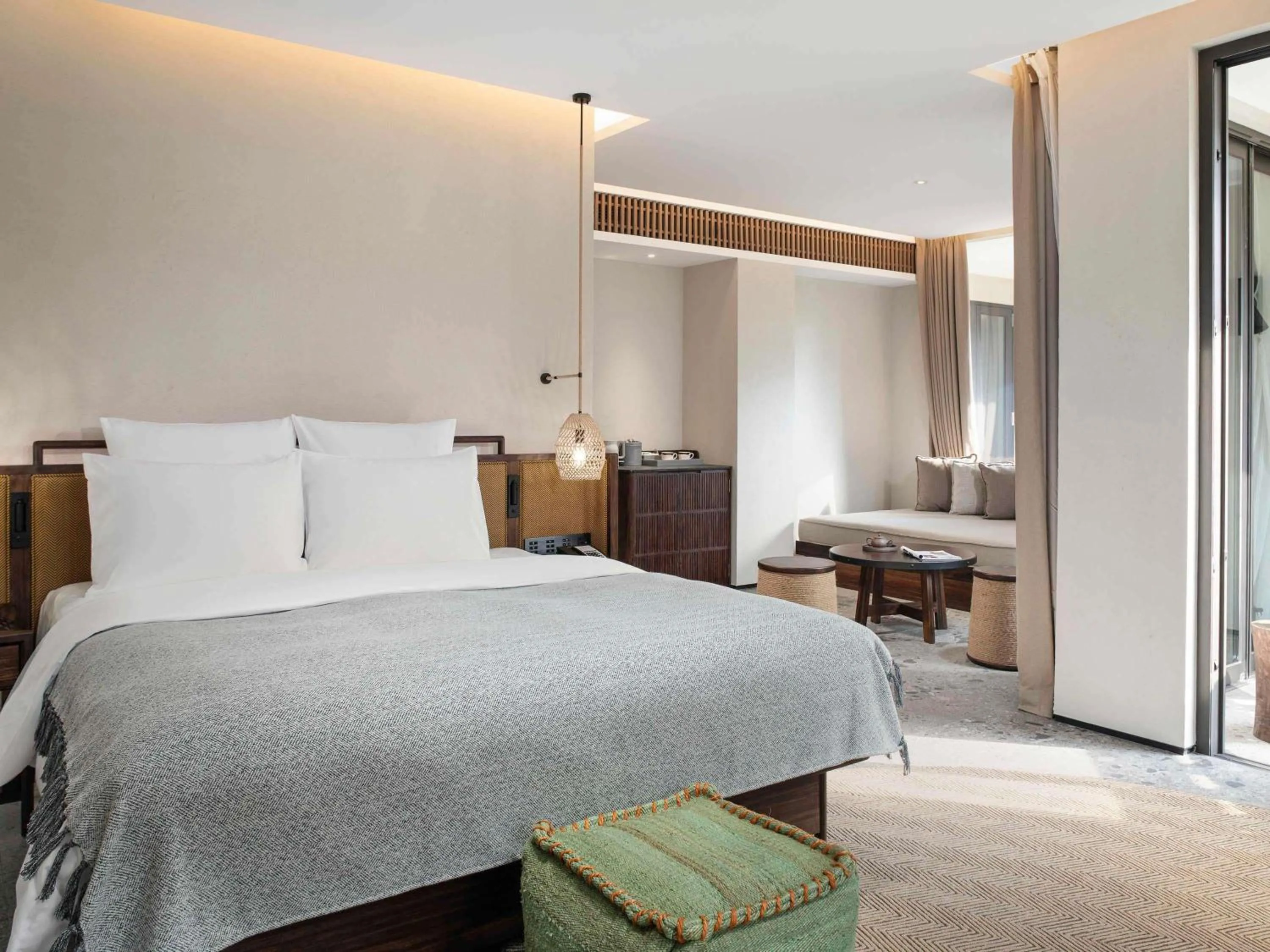 Bedroom, Bed in DongFengYun Hotel Mi'Le - MGallery Collection