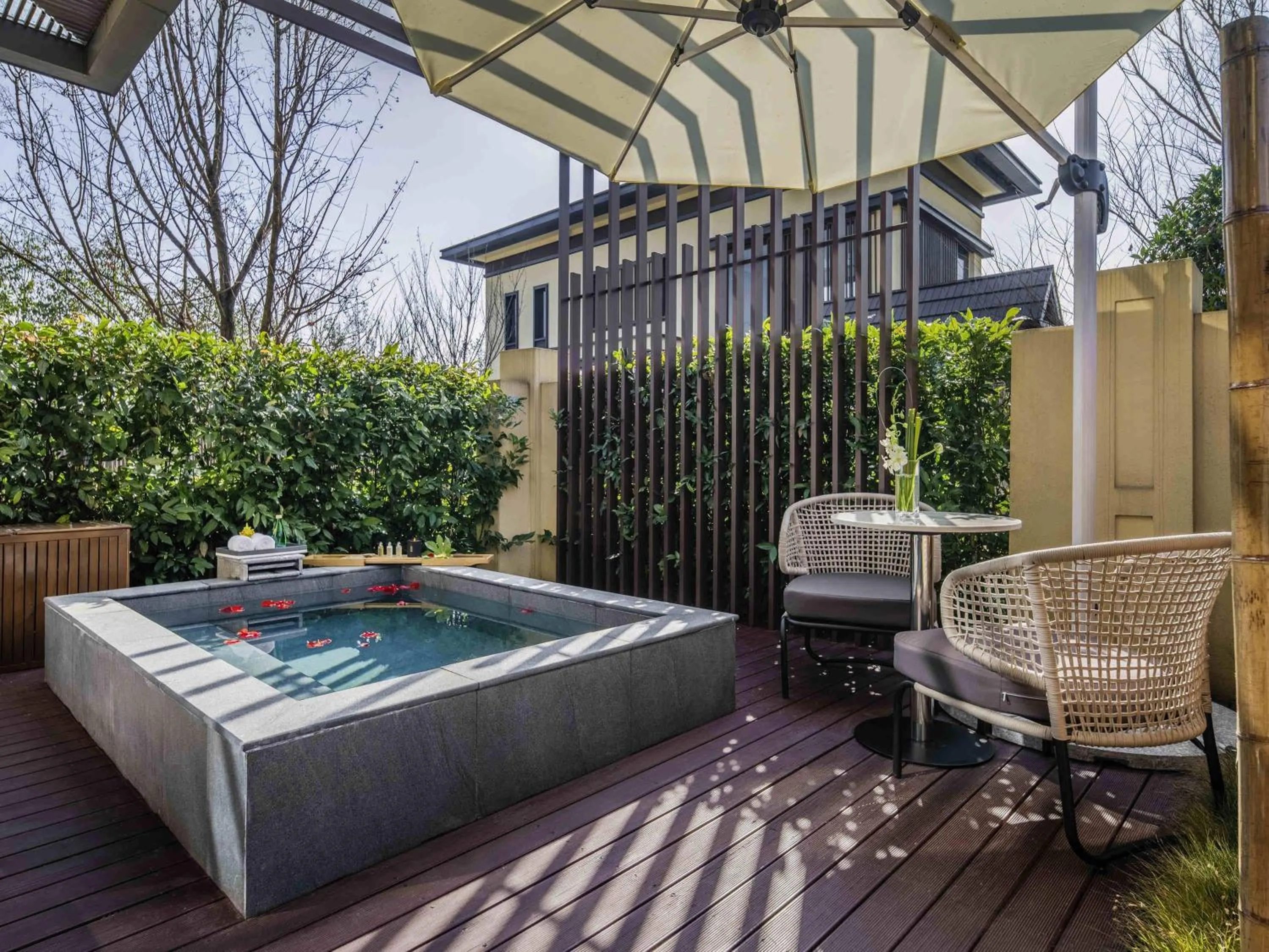 Bedroom in Ocean Spring Resort Chengdu - MGallery Collection