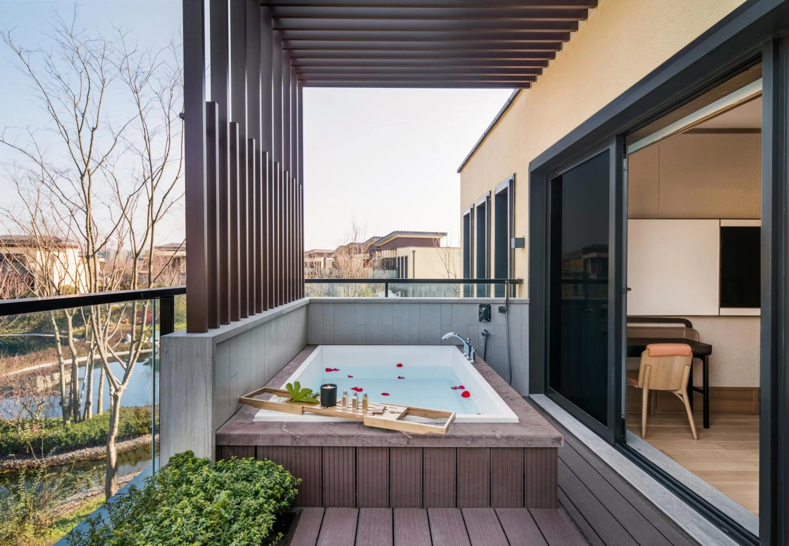 Balcony/Terrace in Ocean Spring Resort Chengdu - MGallery Collection