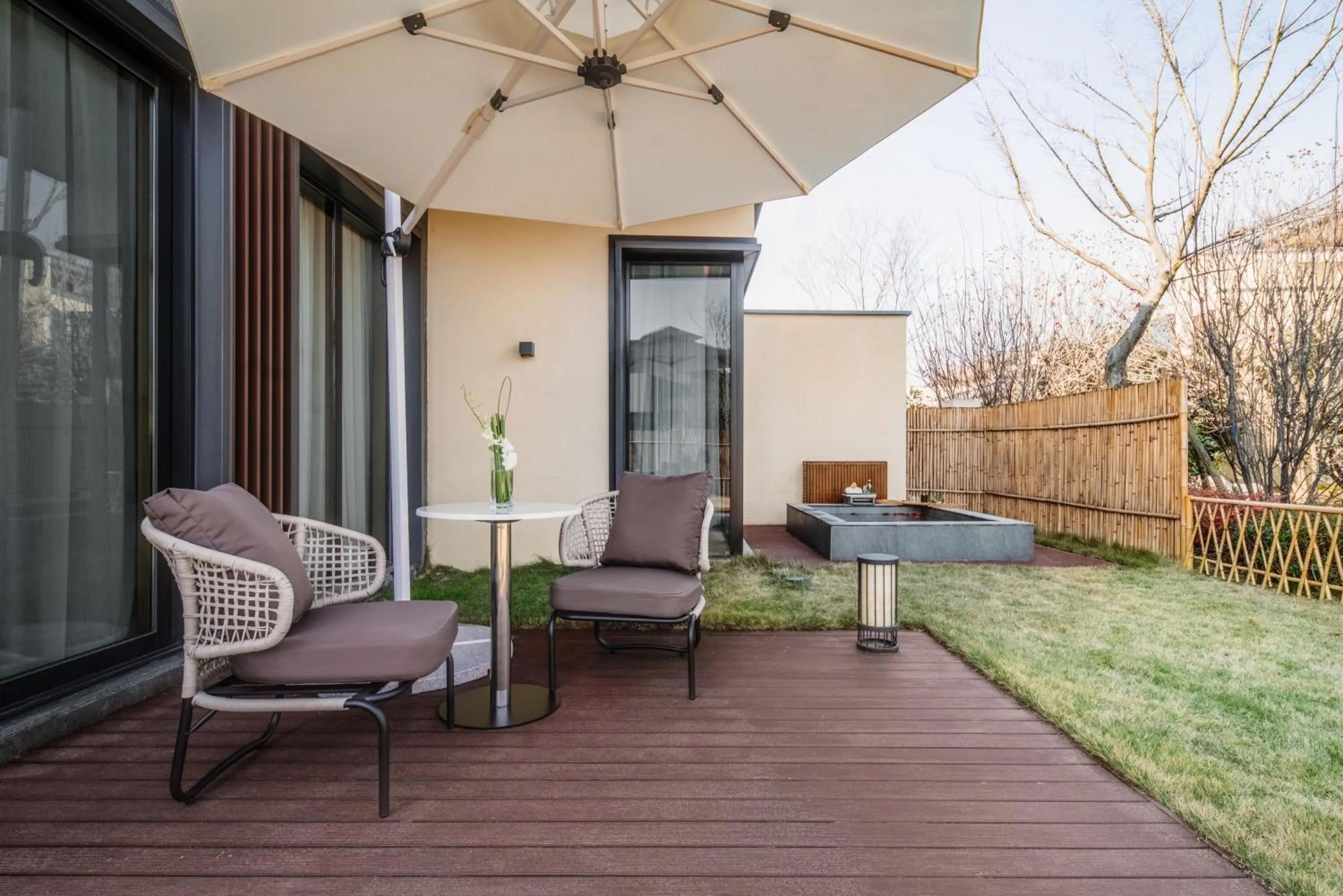 Seating area in Ocean Spring Resort Chengdu - MGallery Collection