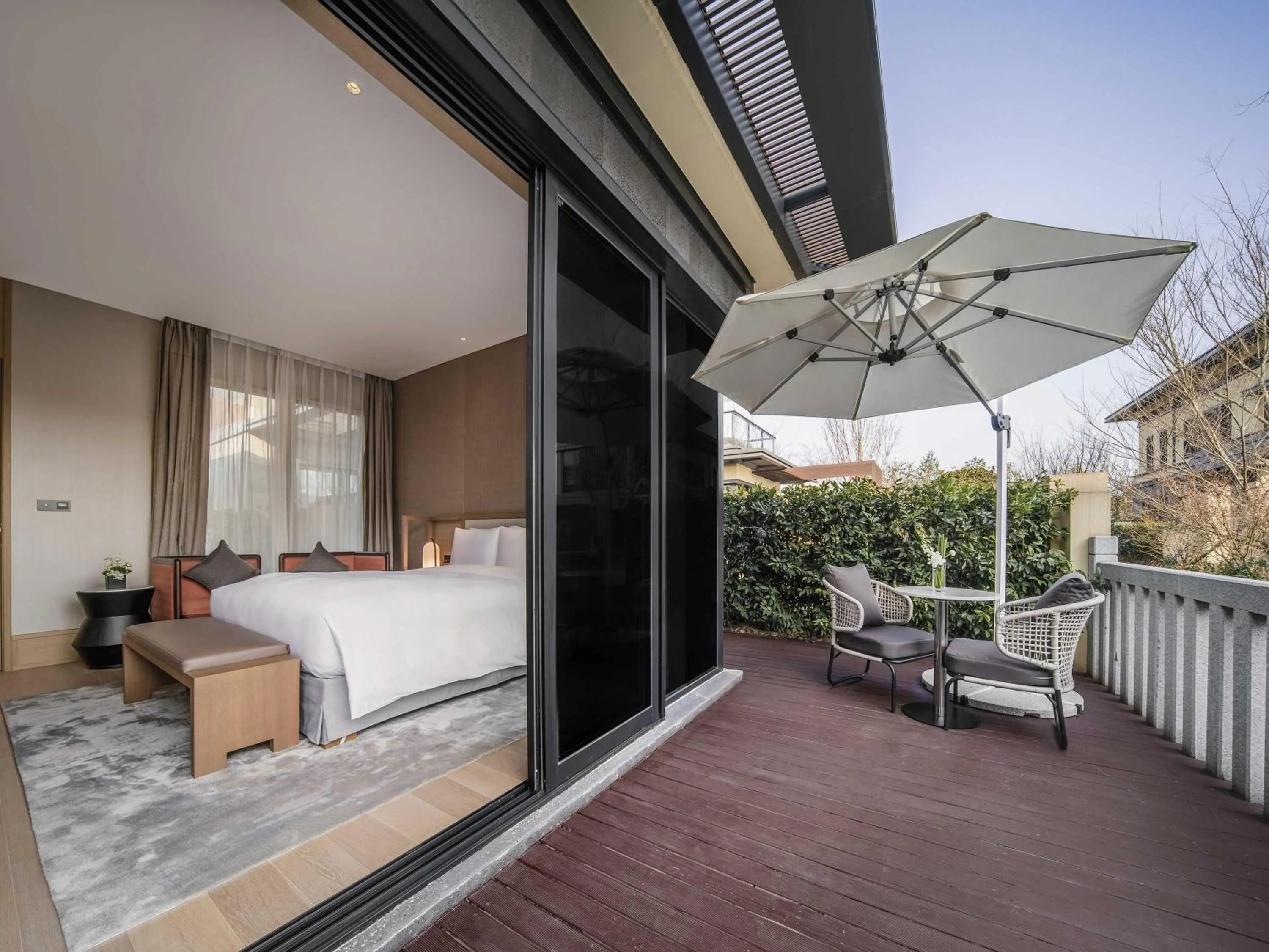 Bedroom, Bed in Ocean Spring Resort Chengdu - MGallery Collection