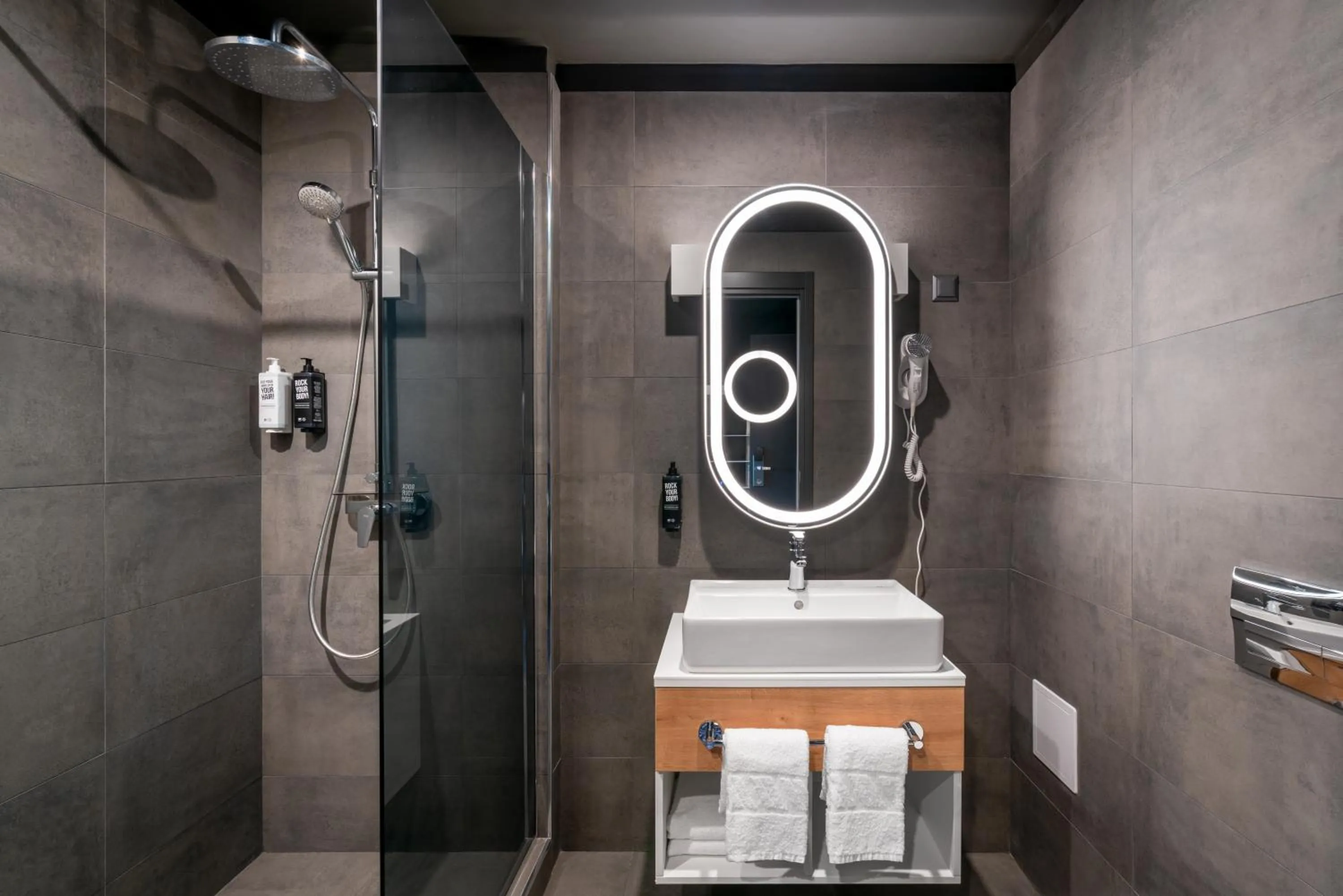 Shower in ibis Bucharest Politehnica