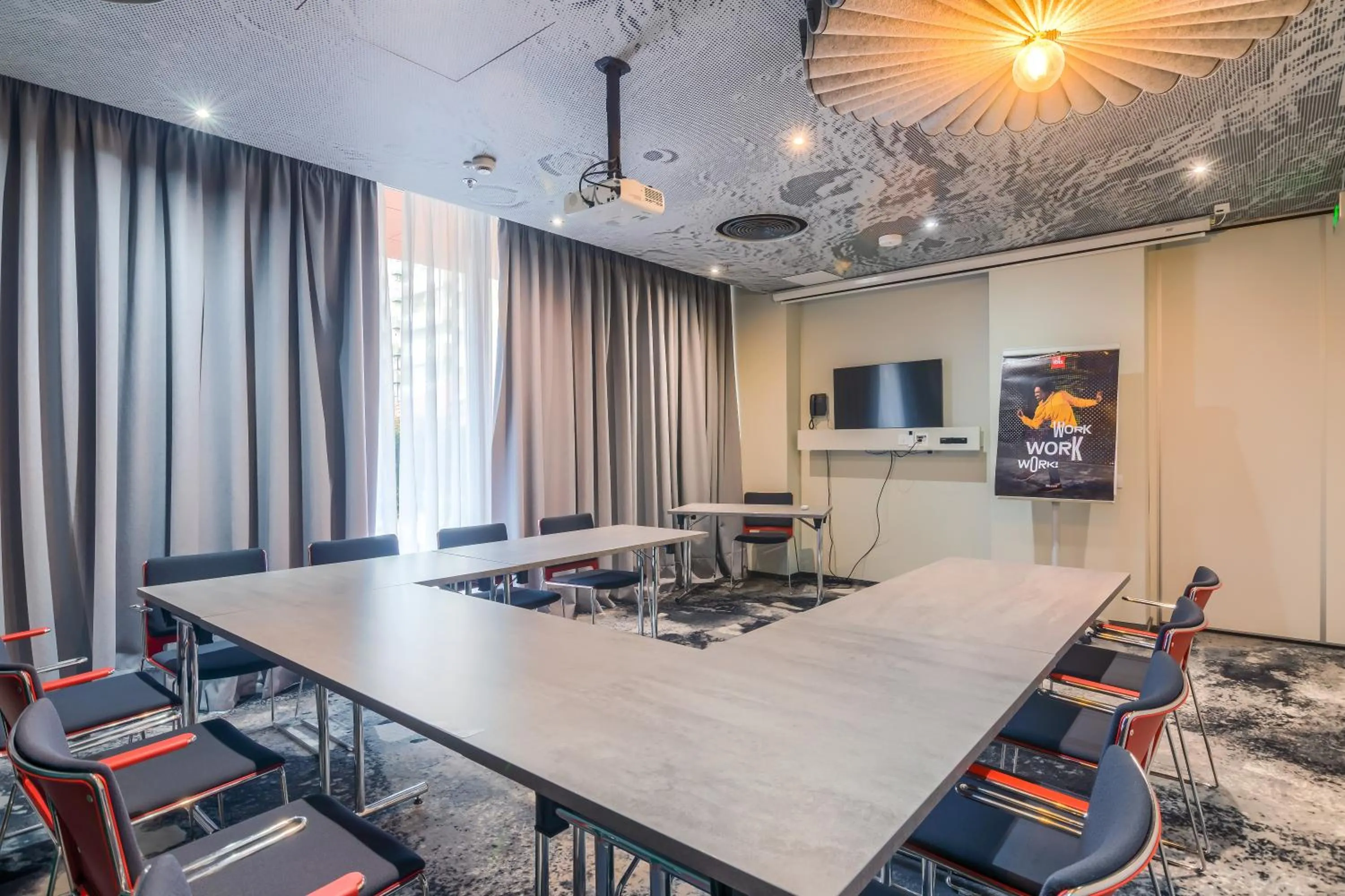 TV and multimedia in ibis Bucharest Politehnica