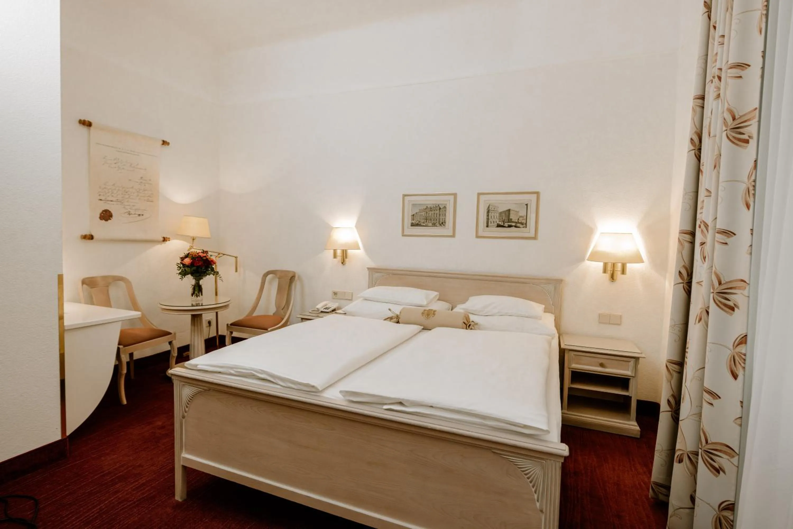 Bedroom, Bed in Hotel Erzherzog Rainer