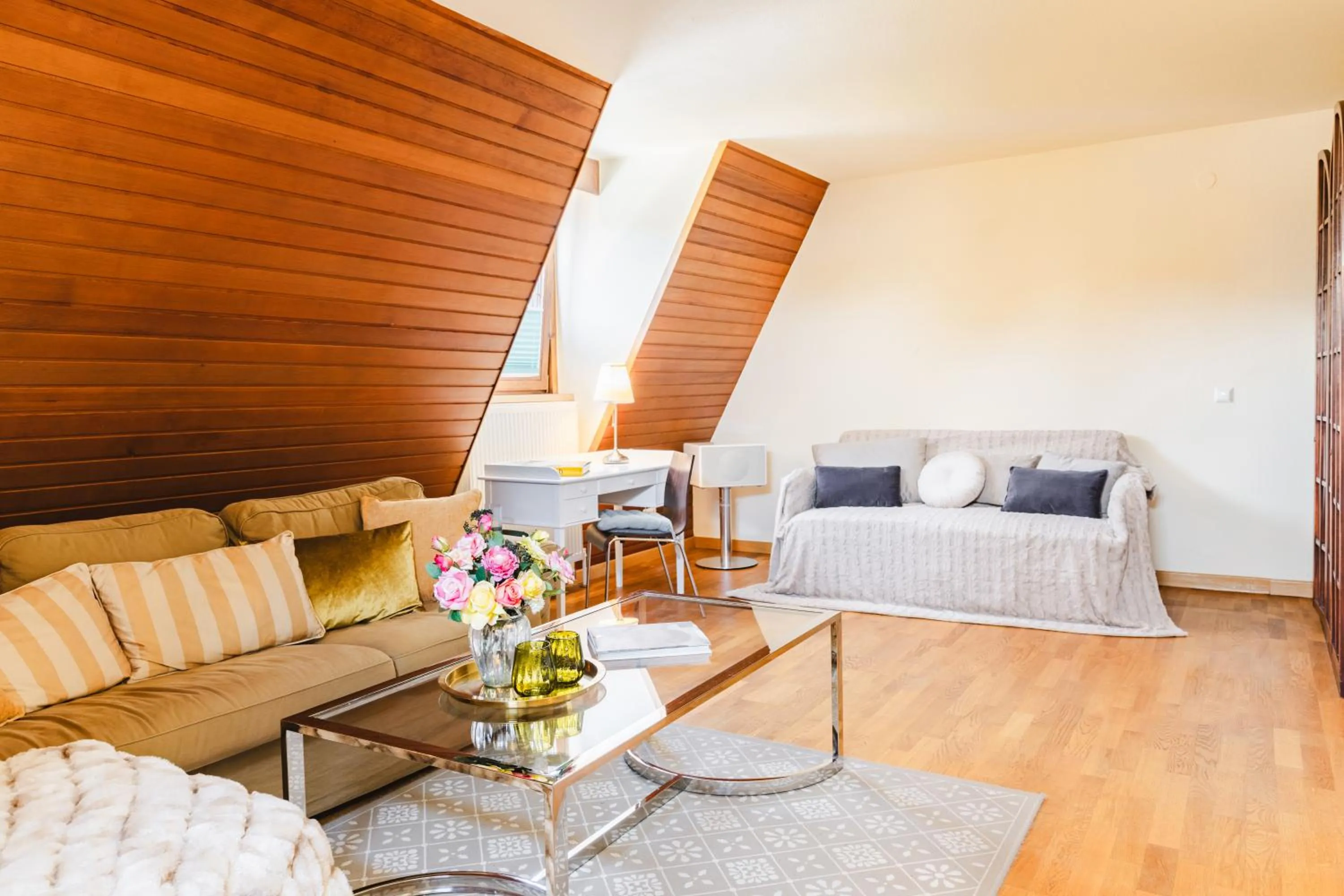 Living room, Bed in Hotel Kaiserhof