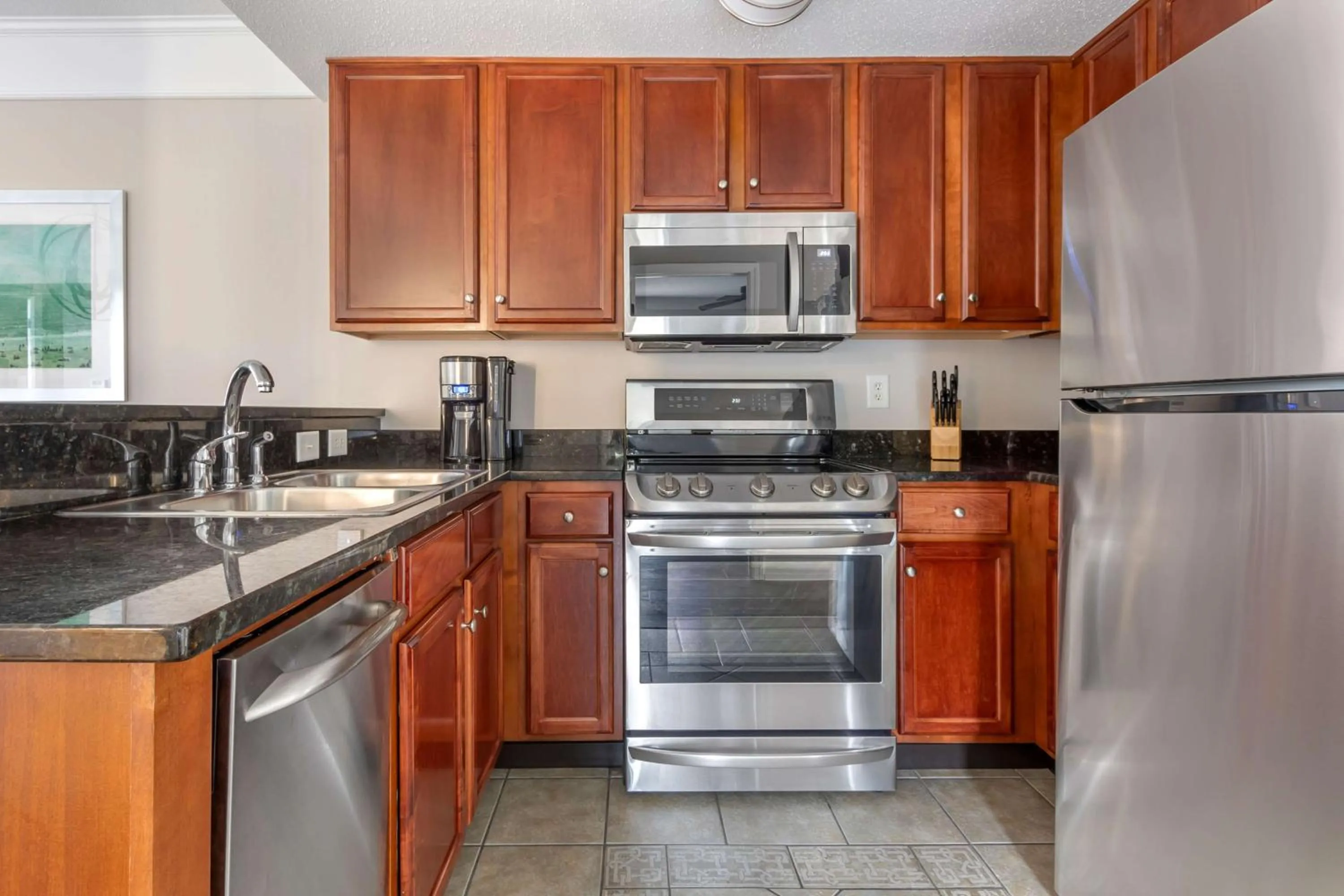 Kitchen or kitchenette in Hilton Grand Vacations Club Anderson Ocean Myrtle Beach