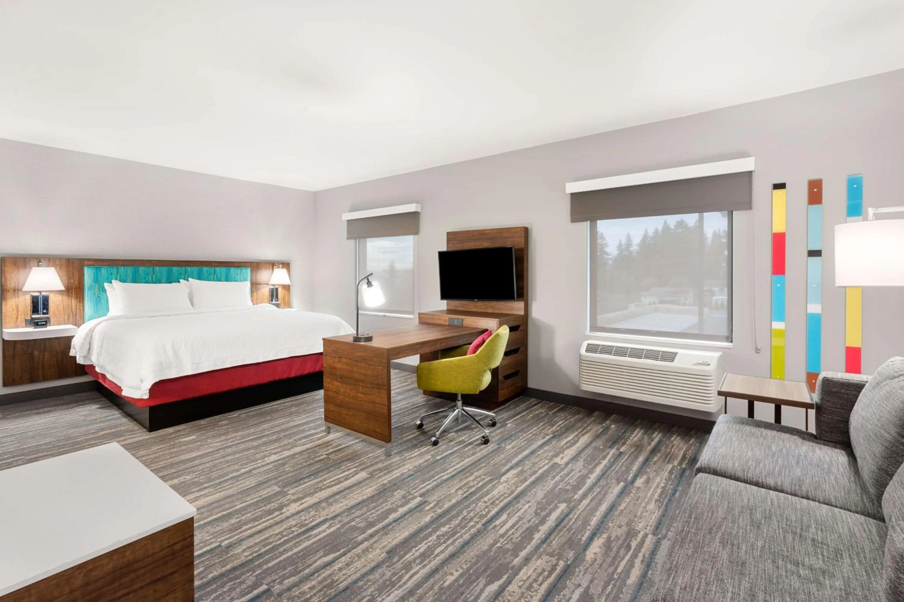 Bedroom, Bed in Hampton Inn & Suites Tigard