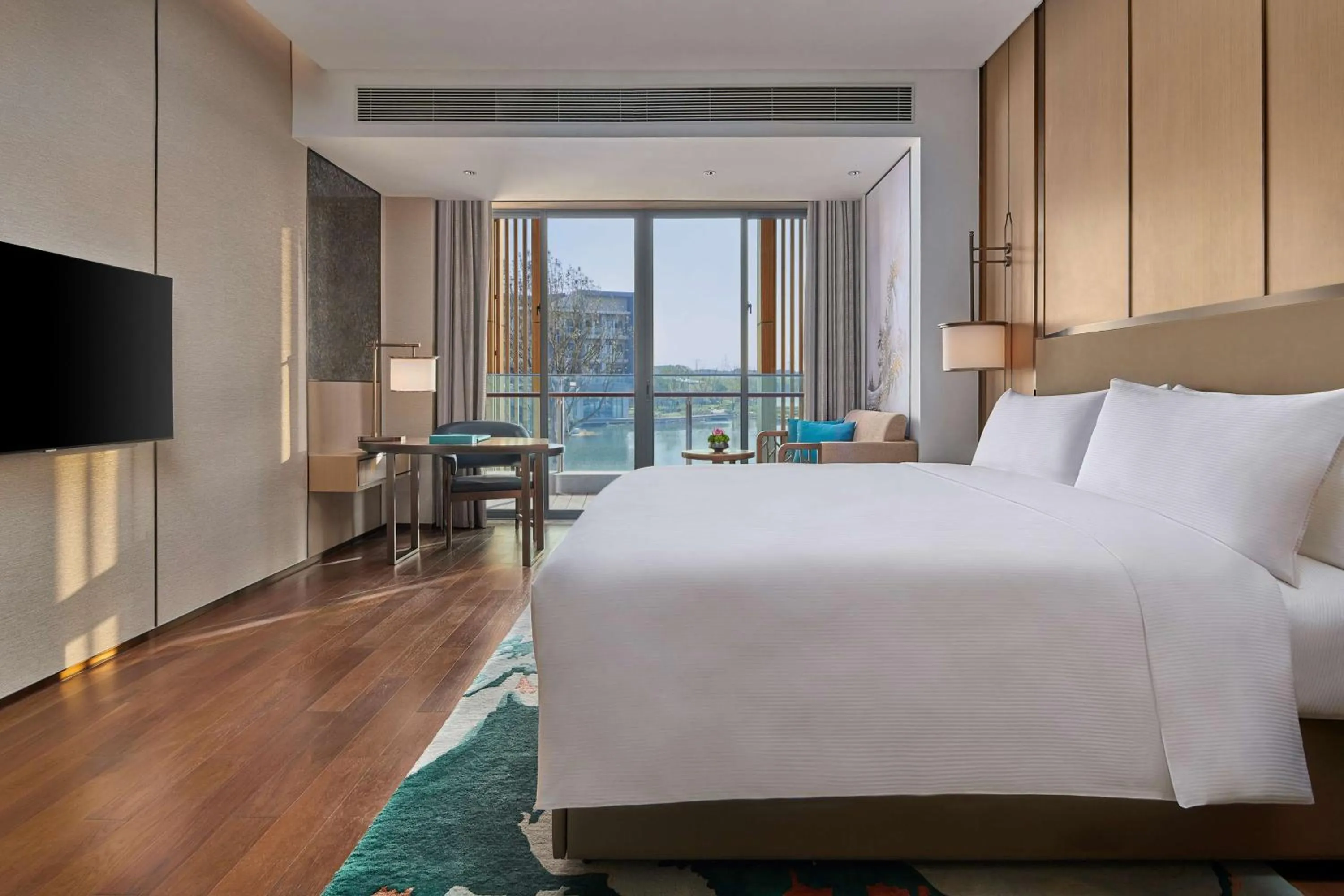 Bedroom, Bed in Hilton Shanghai Fengxian