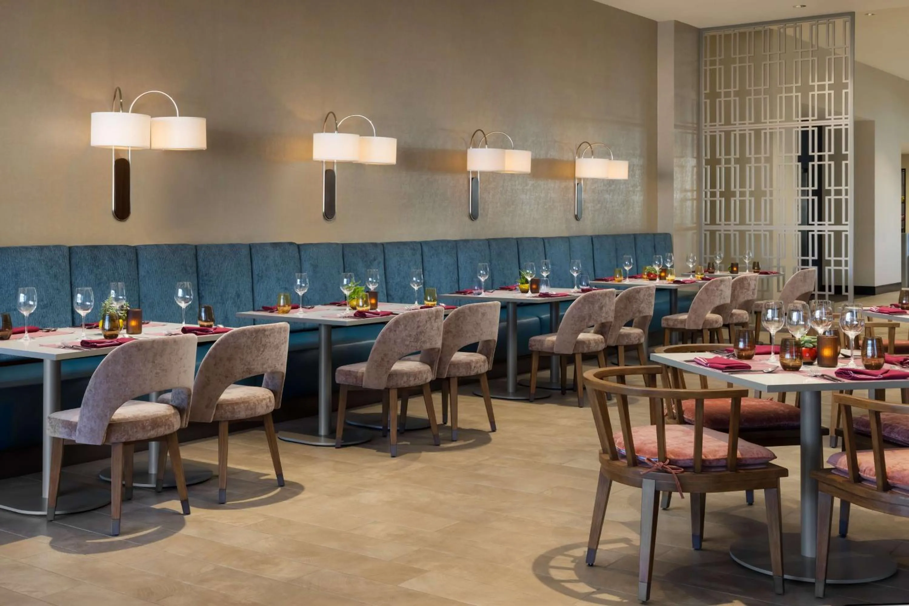 Restaurant/places to eat in Doubletree By Hilton Tucson Downtown Convention Center