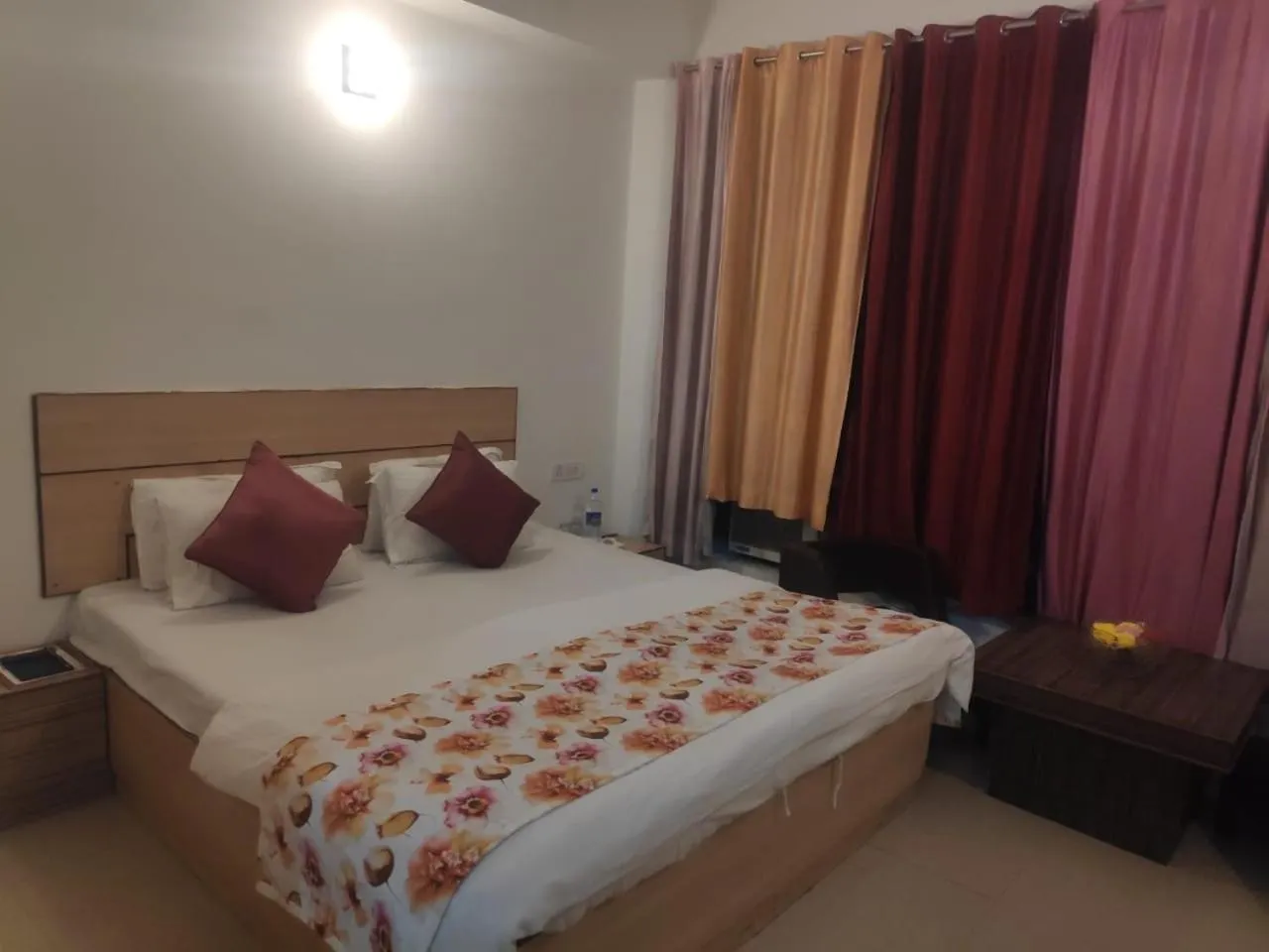 Bed in Clarks Inn Express, Jammu