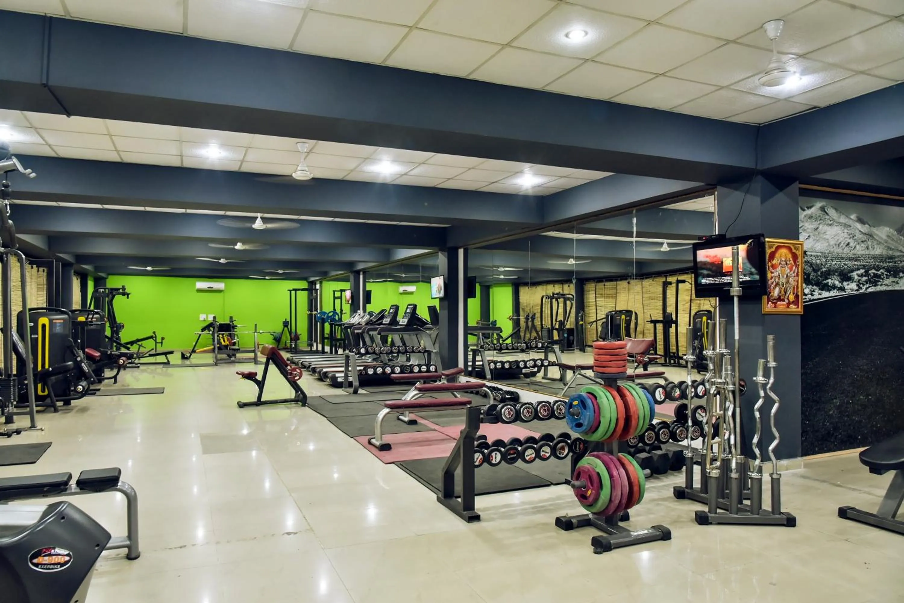Fitness centre/facilities in Clarks Inn Express, Jammu