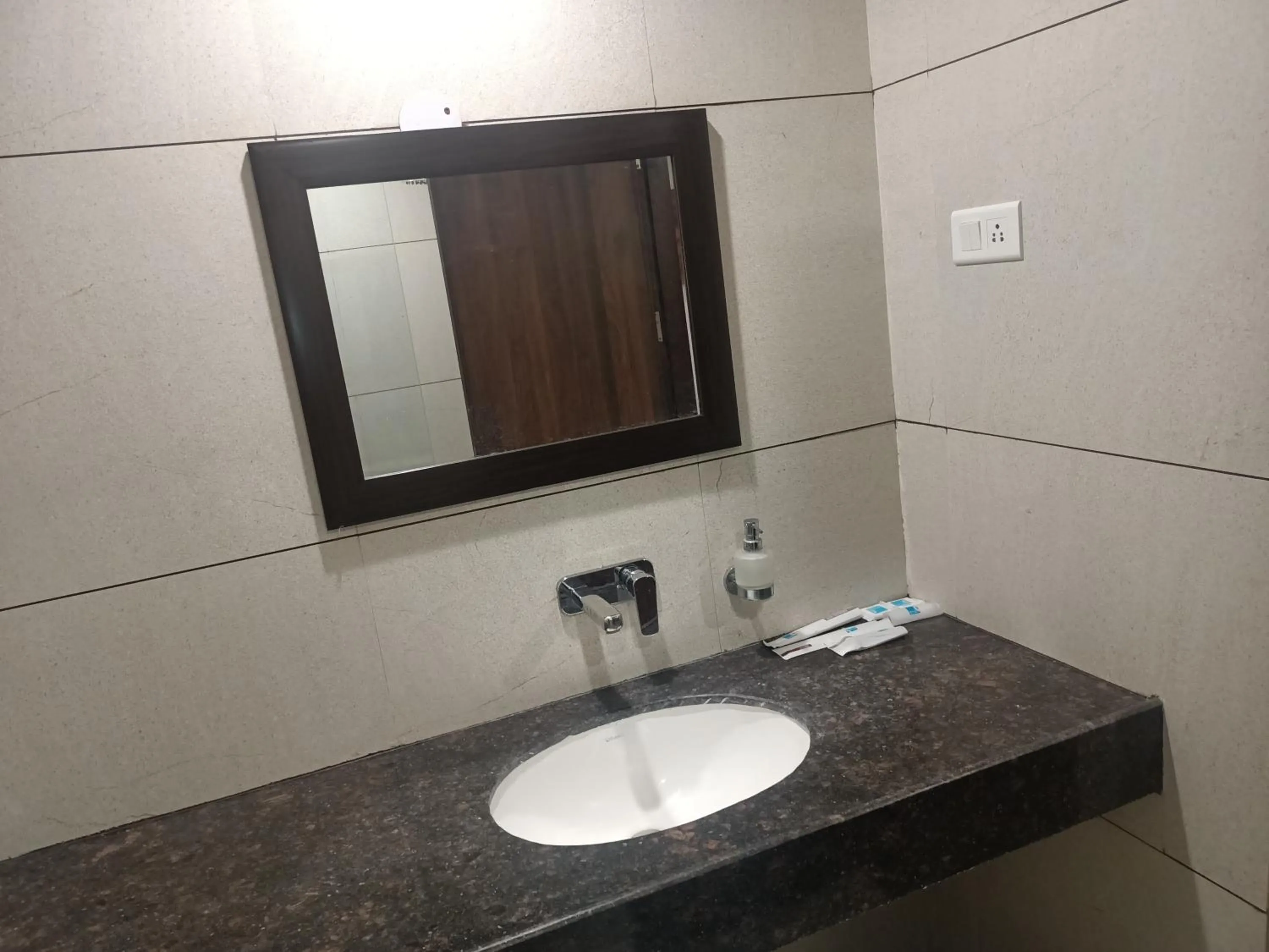 Bathroom in Clarks Inn Express, Jammu