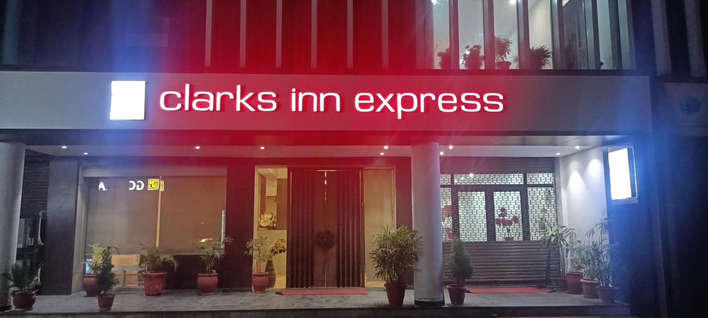 Facade/entrance in Clarks Inn Express, Jammu