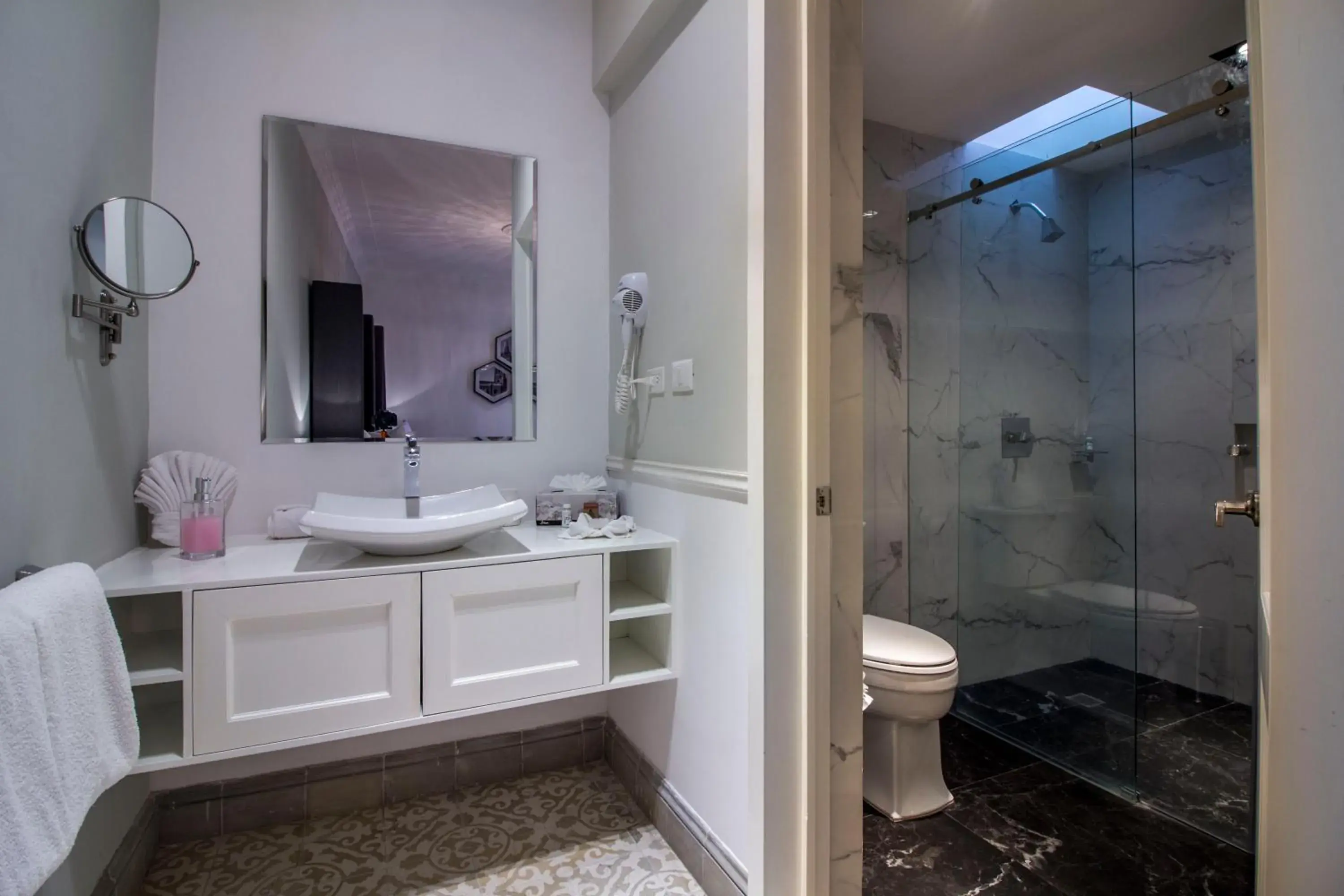 Twin Room in Hotel Business Real 500 Twin Room in Hotel Business Real 500