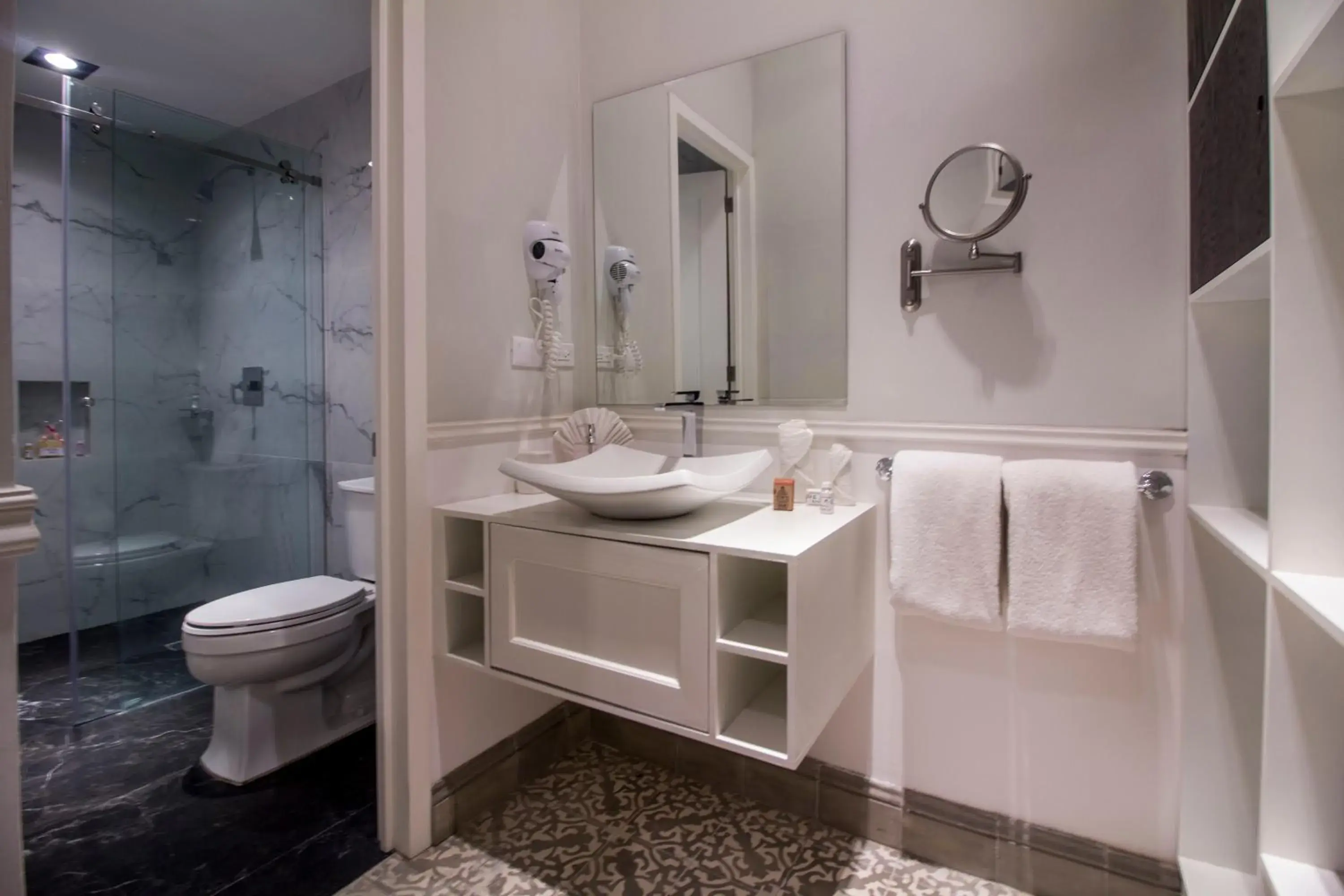 Superior Double Room in Hotel Business Real 500 Superior Double Room in Hotel Business Real 500