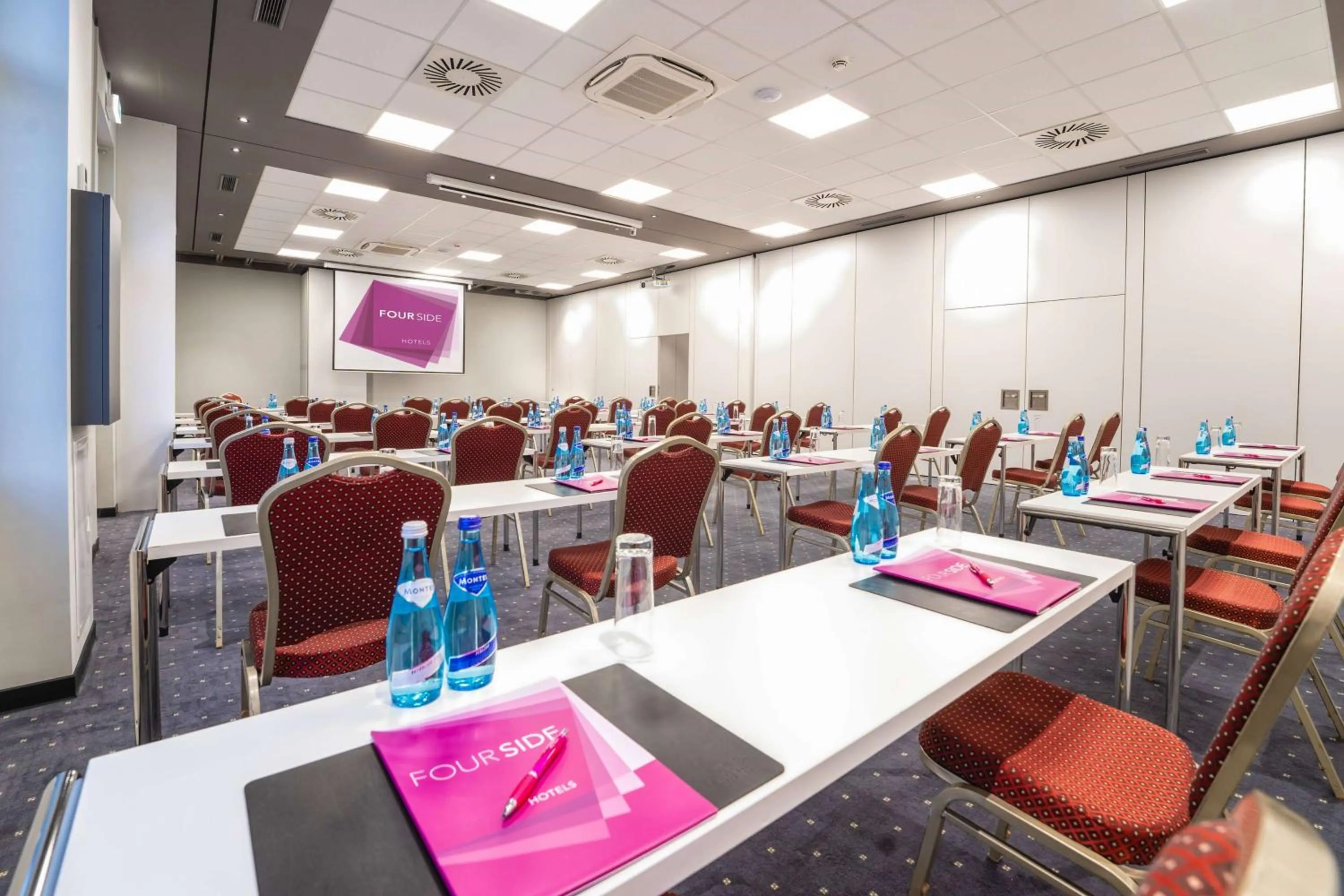 Meeting/conference room in FourSide Hotel Salzburg Messe, Trademark Collection by Wyndham