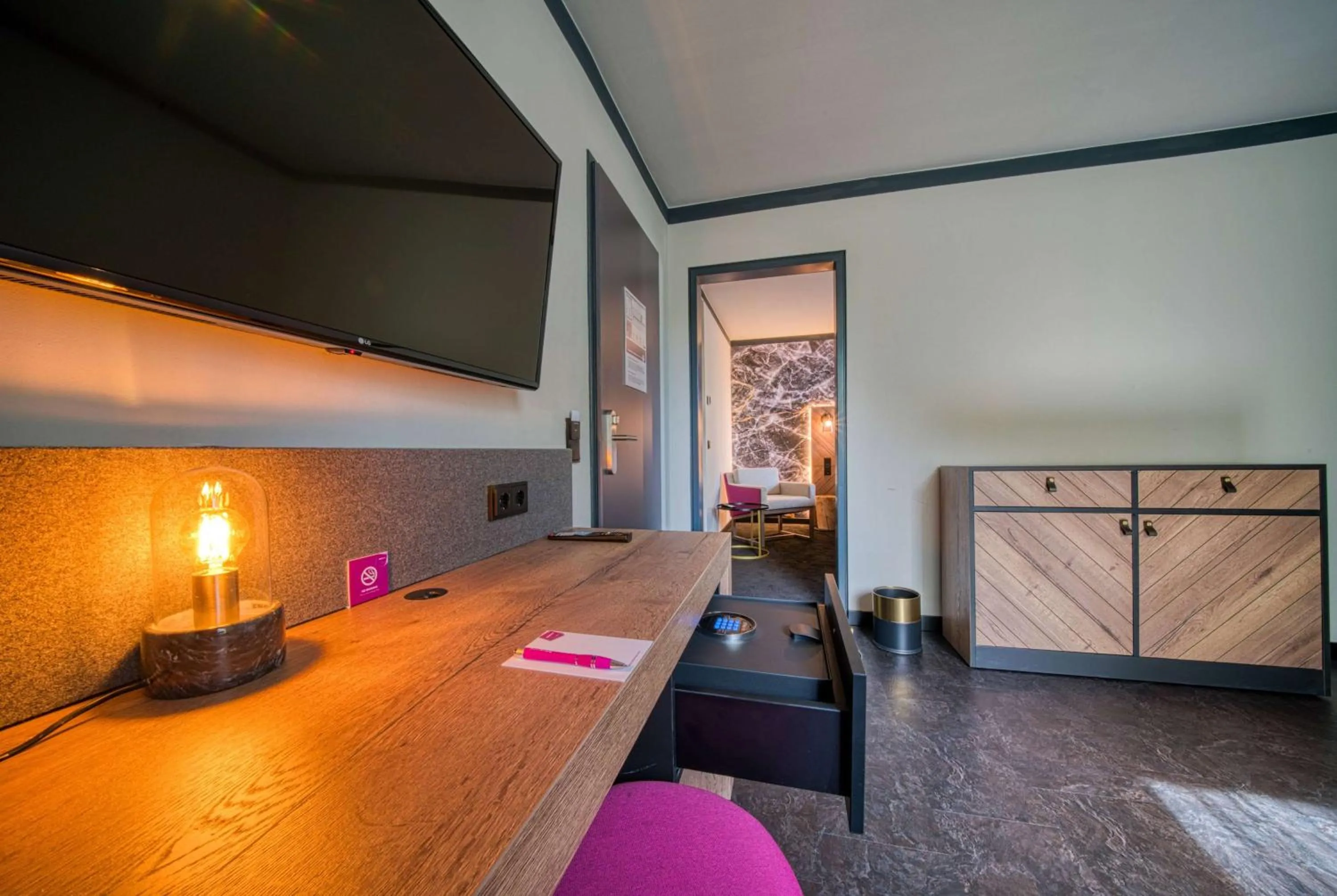 Photo of the whole room in FourSide Hotel Salzburg Messe, Trademark Collection by Wyndham