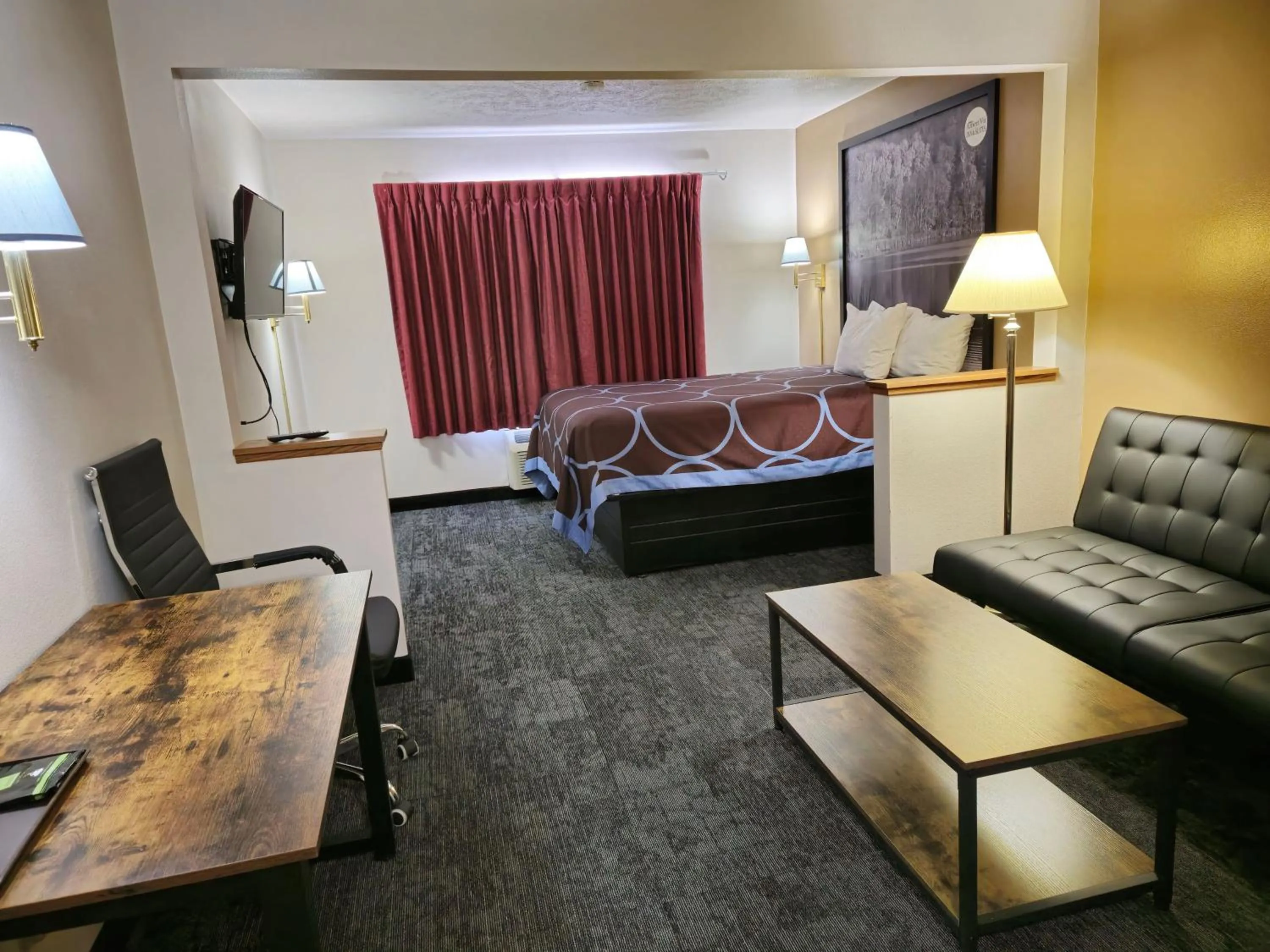 Photo of the whole room, Bed in AmeriVu Inn and Suites Shawano WI