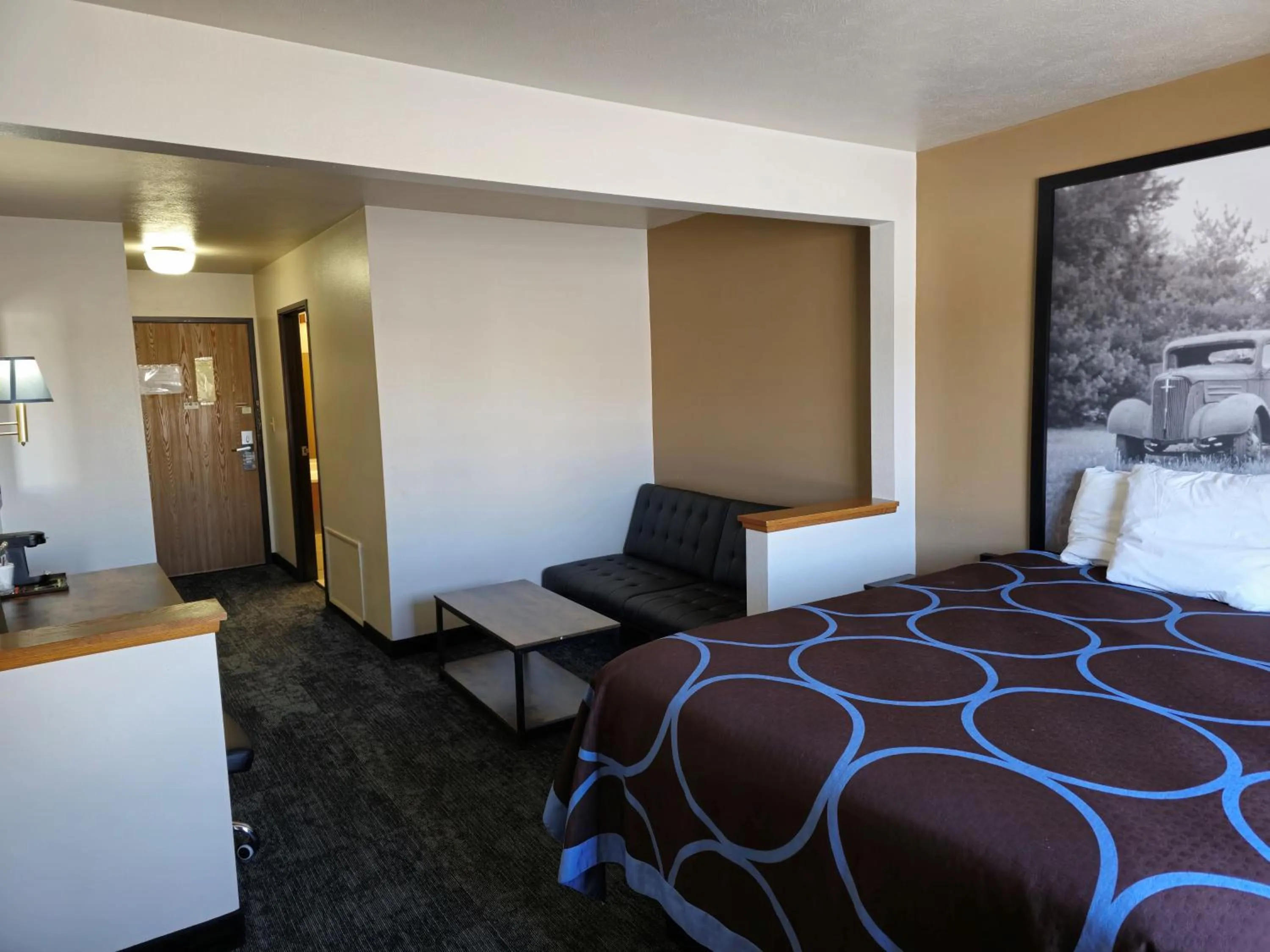 Photo of the whole room, Bed in AmeriVu Inn and Suites Shawano WI