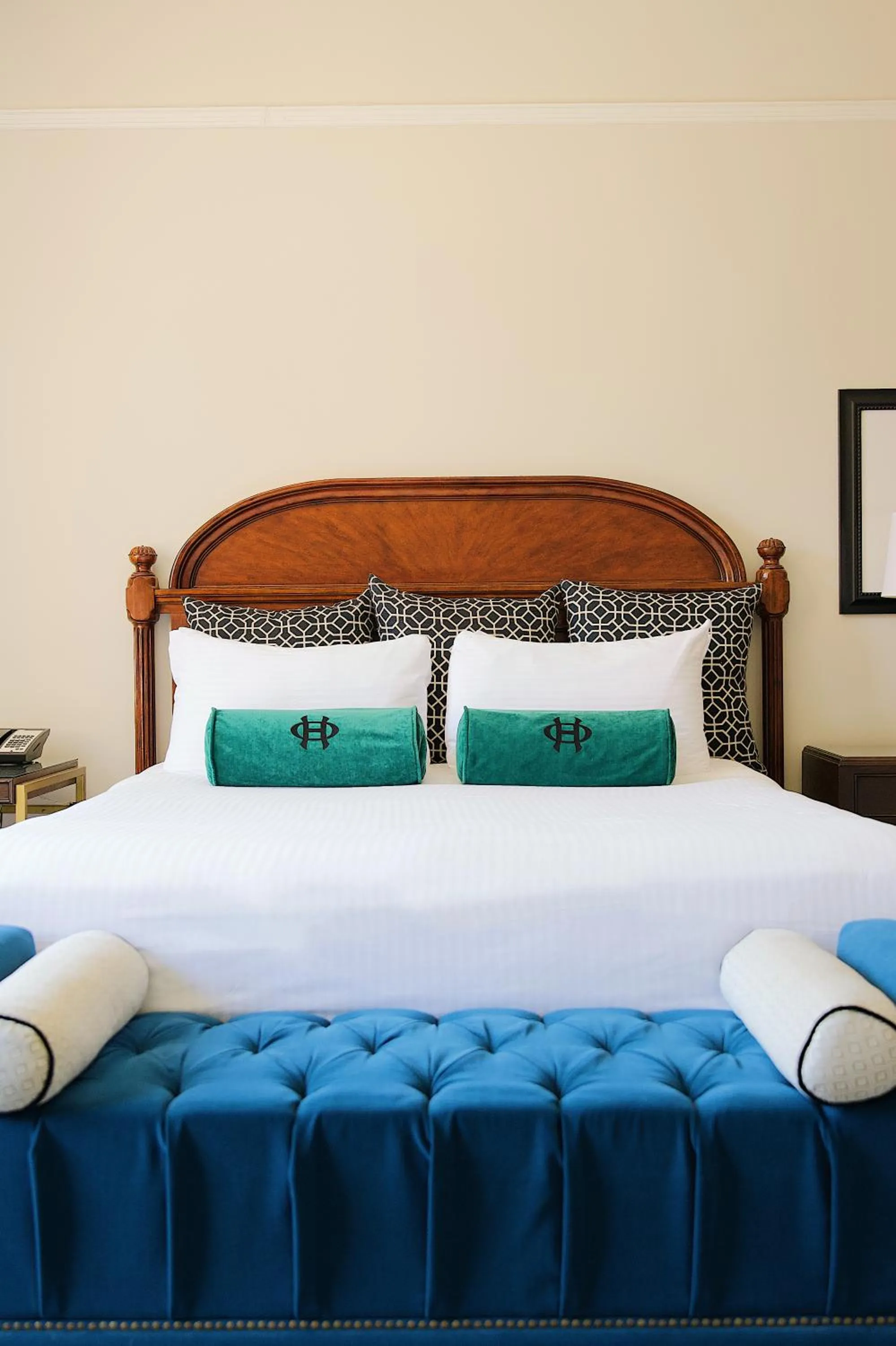 Bed in The Oxford Hotel