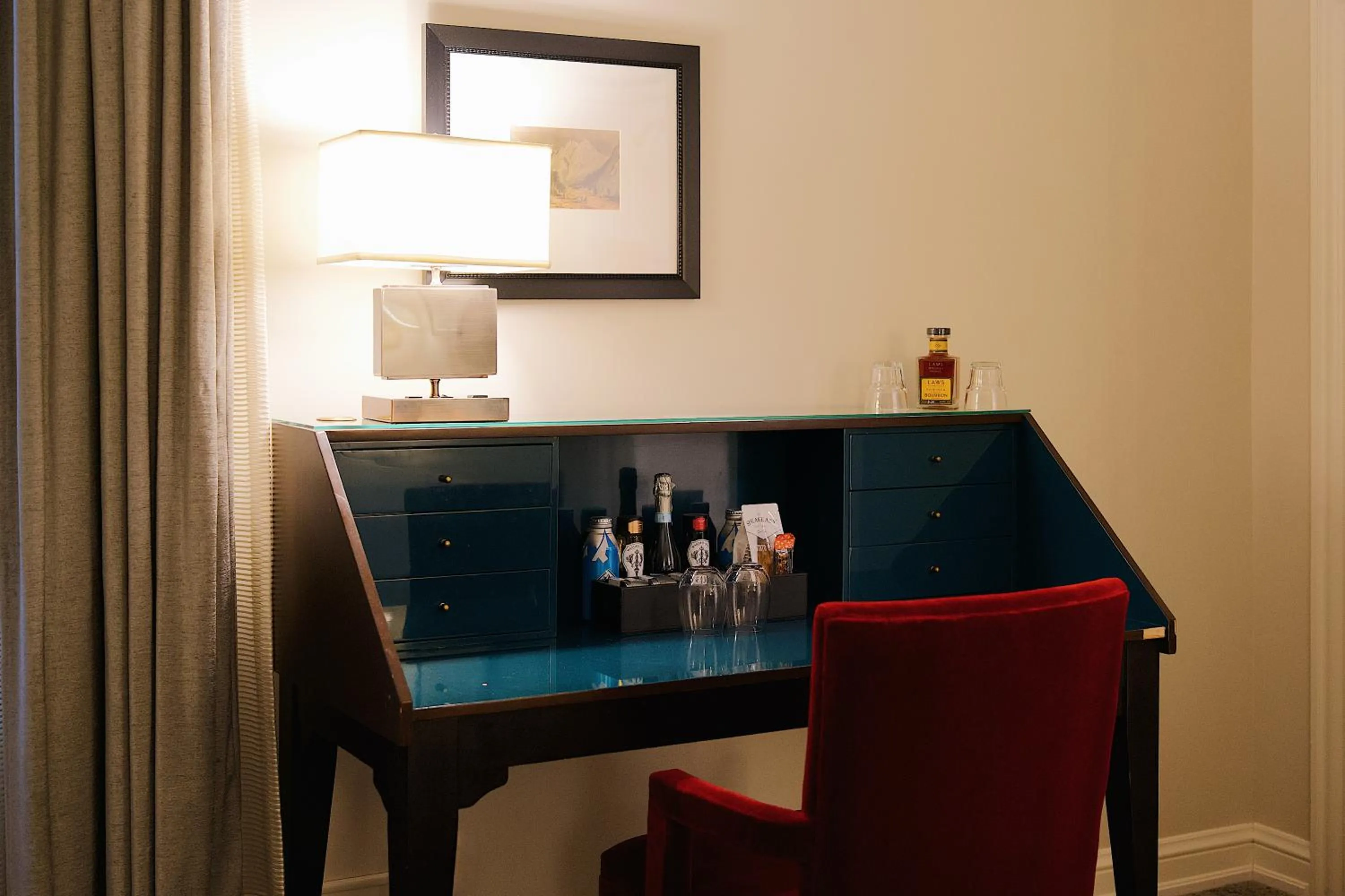 Seating area in The Oxford Hotel