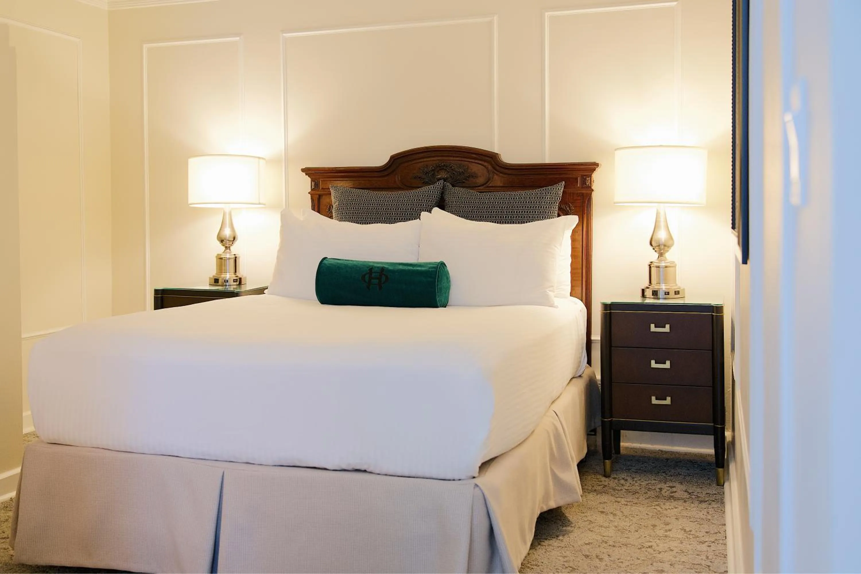 Bed in The Oxford Hotel