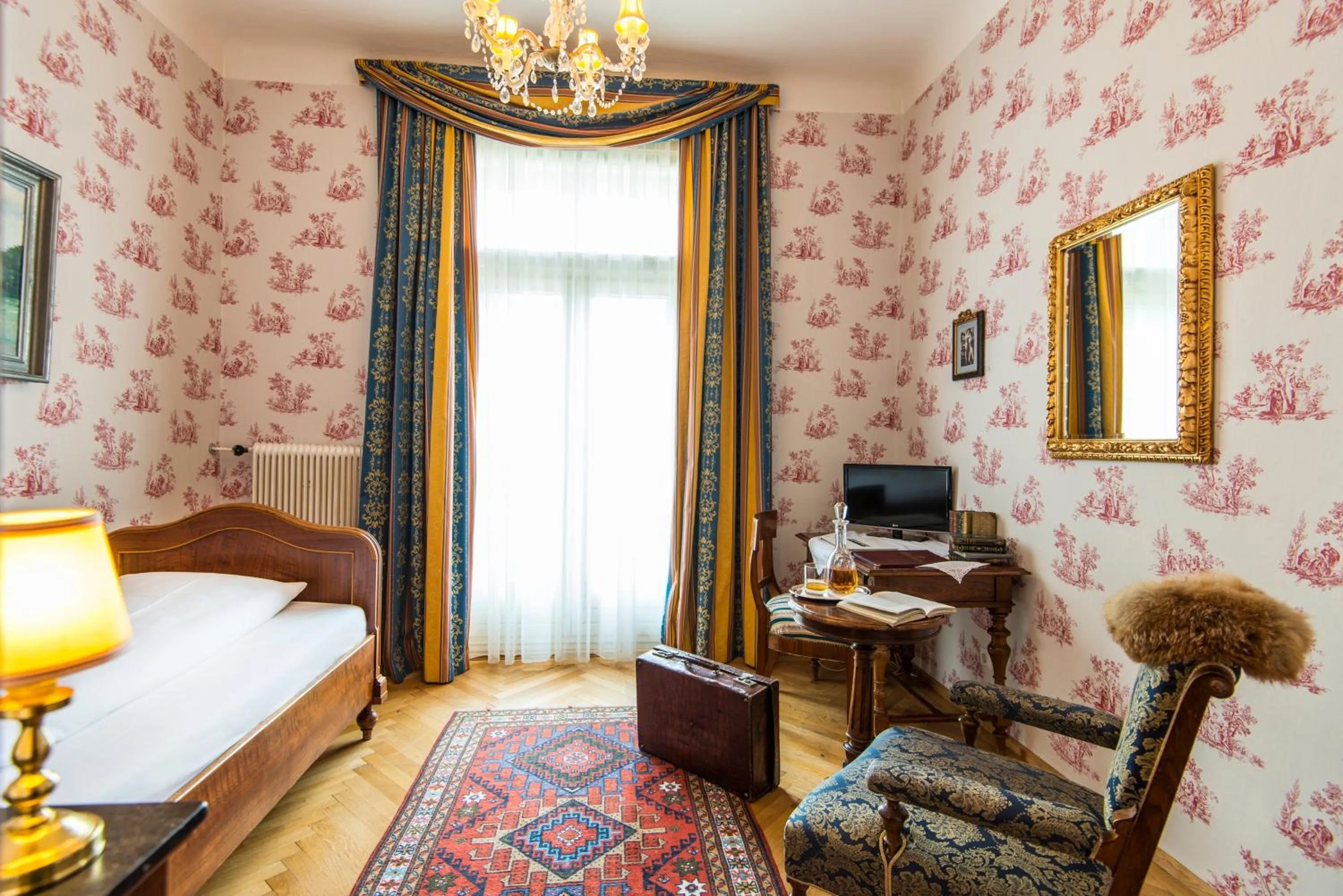 Bed in Villa Excelsior Hotel & Kurhaus