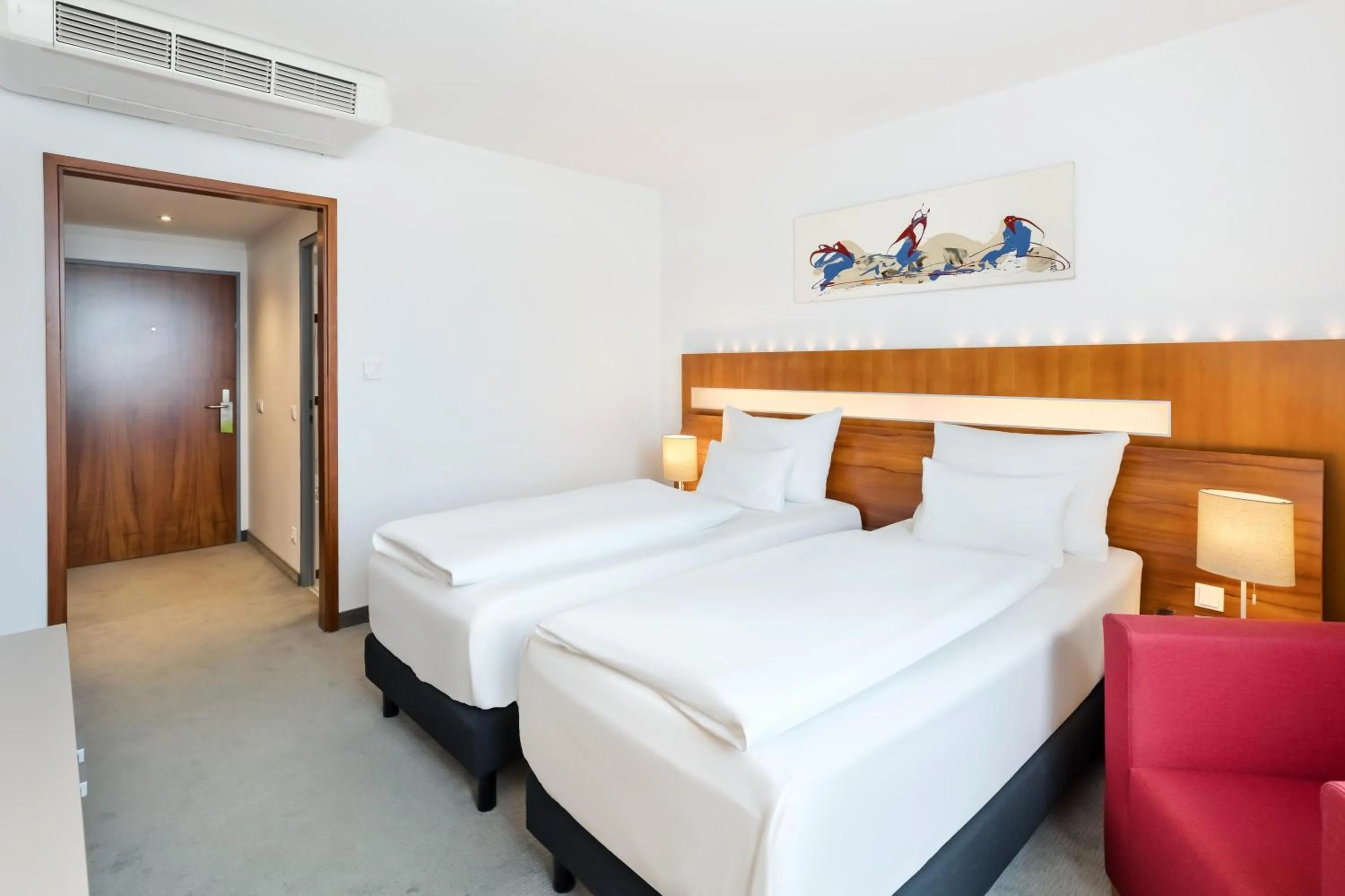Photo of the whole room, Bed in Austria Trend Hotel Europa Graz Hauptbahnhof